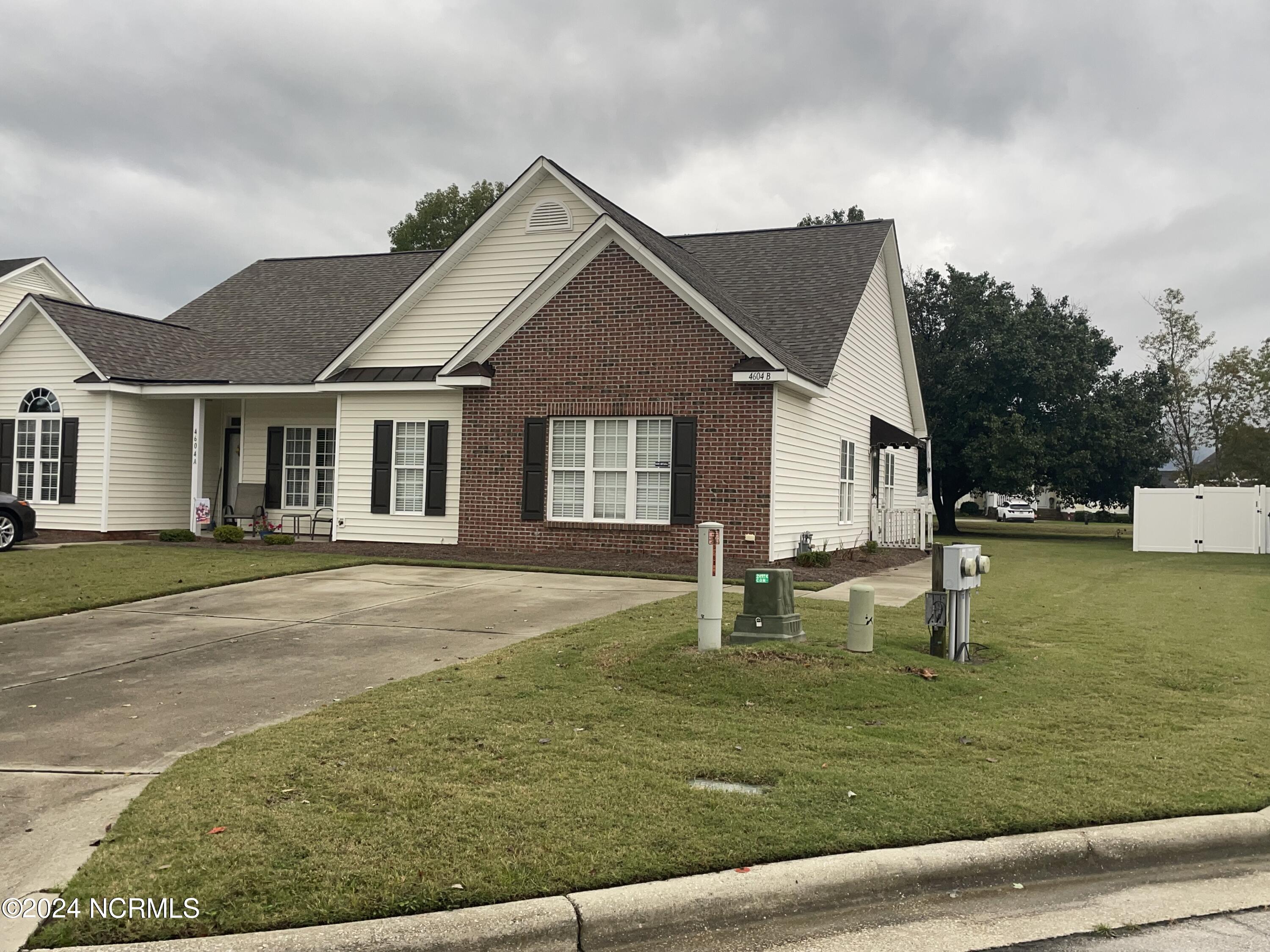 4604 Rochester Court B Property Photo 1