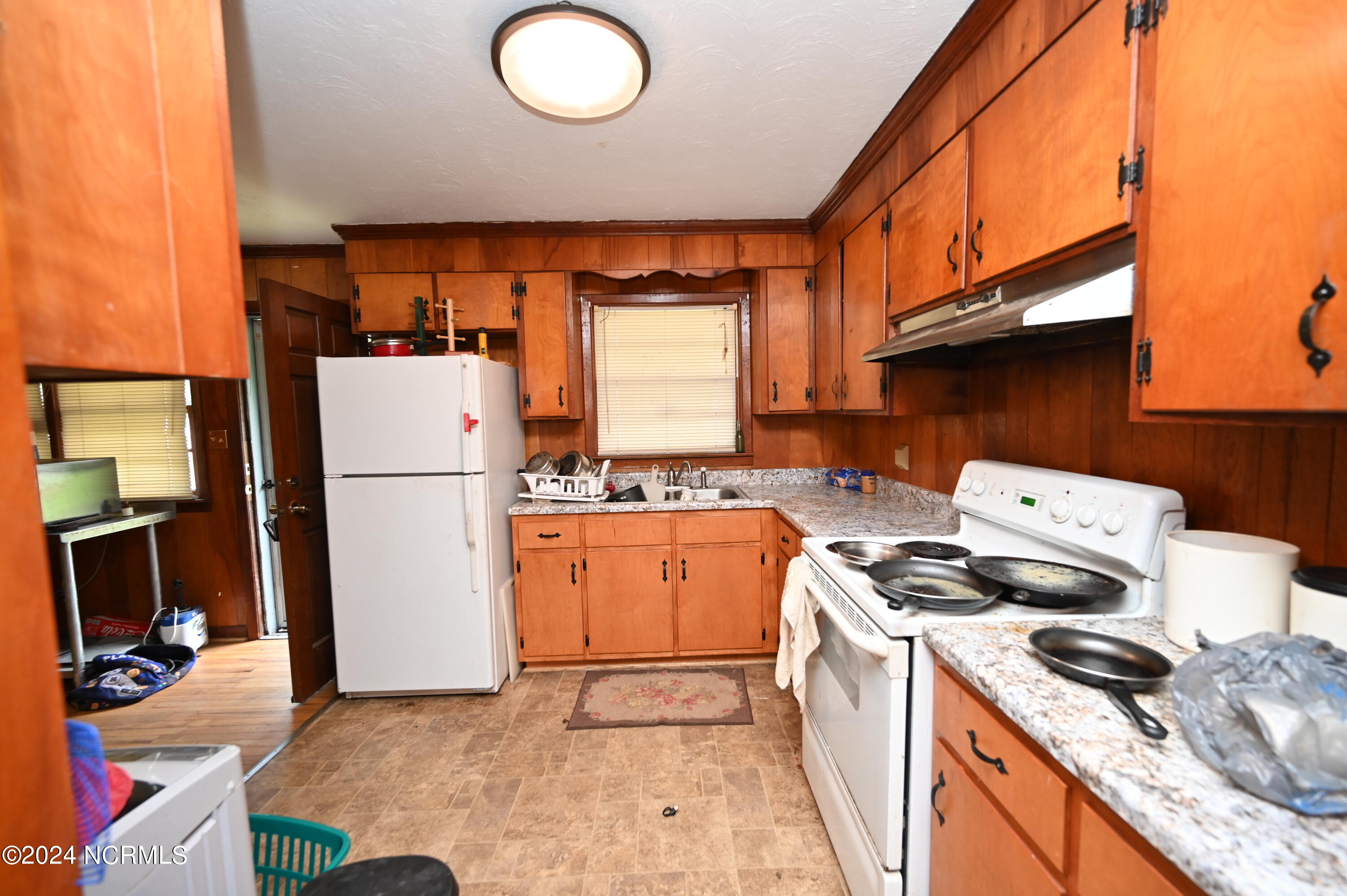 213 W Burkhead Street Property Photo 7