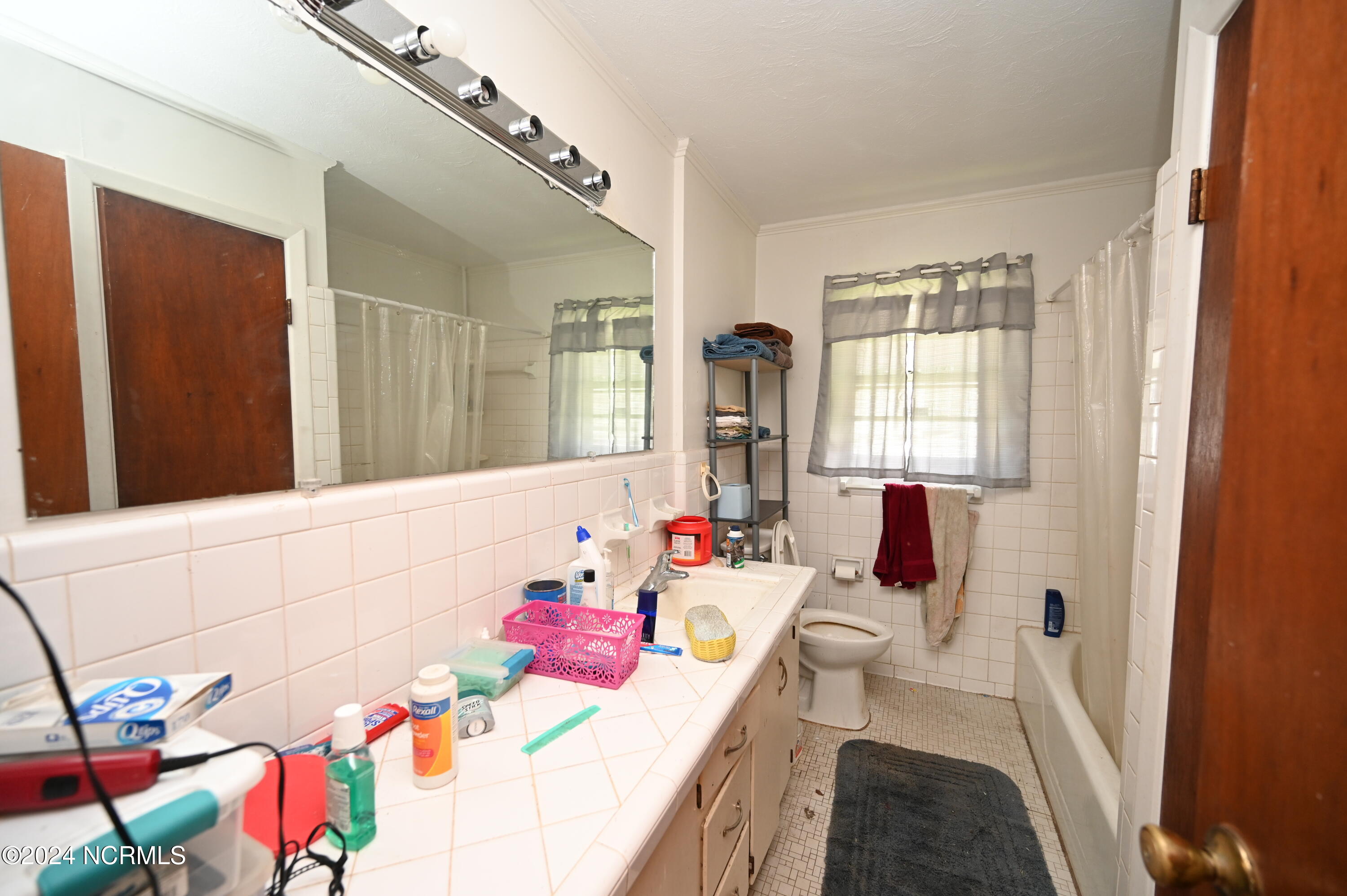 213 W Burkhead Street Property Photo 9