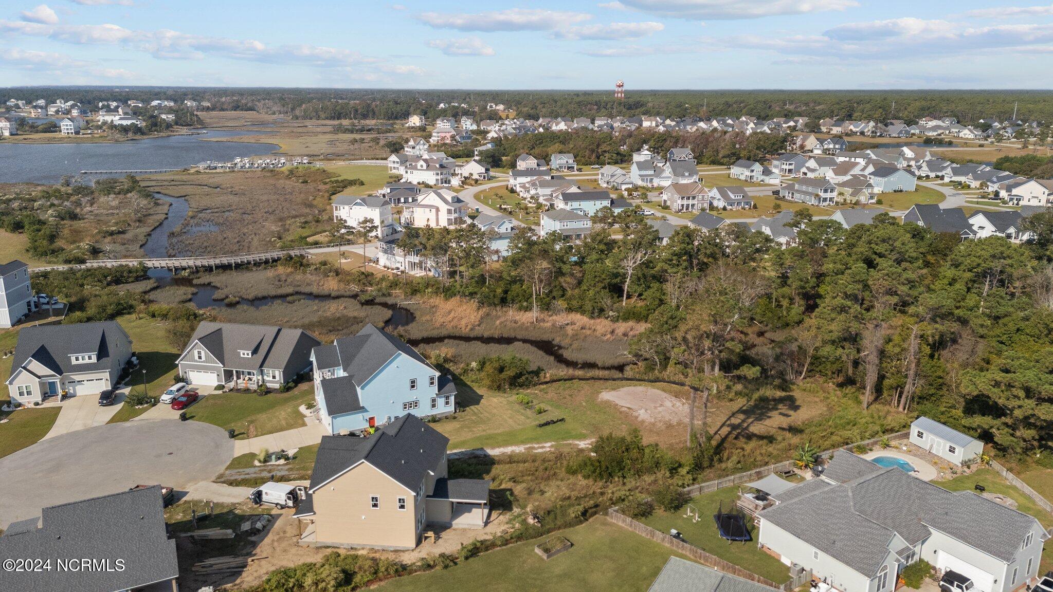 662 Fishermans Point Property Photo 2
