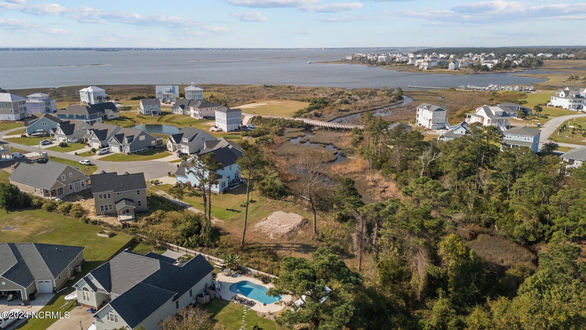 662 Fishermans Point Property Photo 12