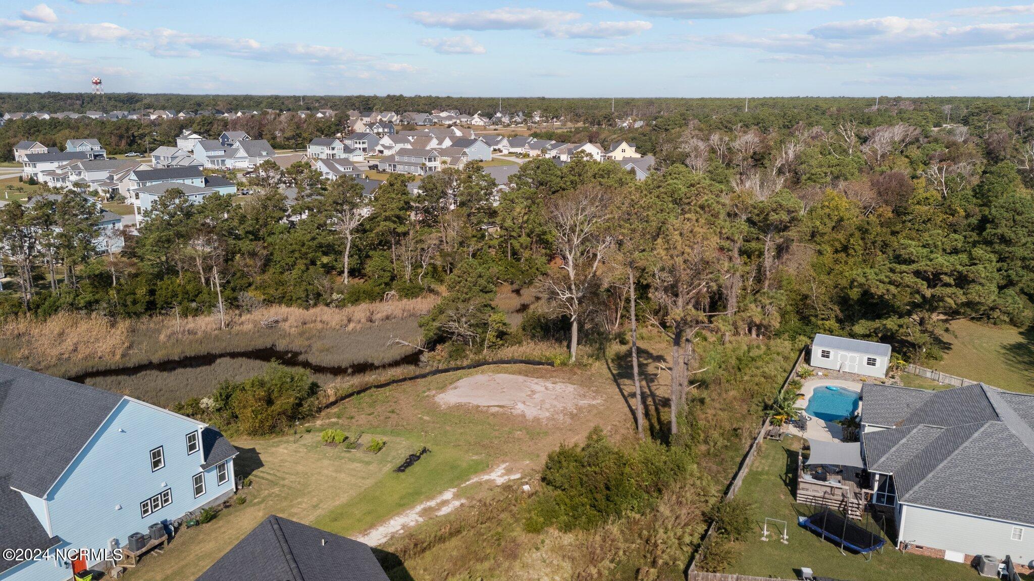 662 Fishermans Point Property Photo 13