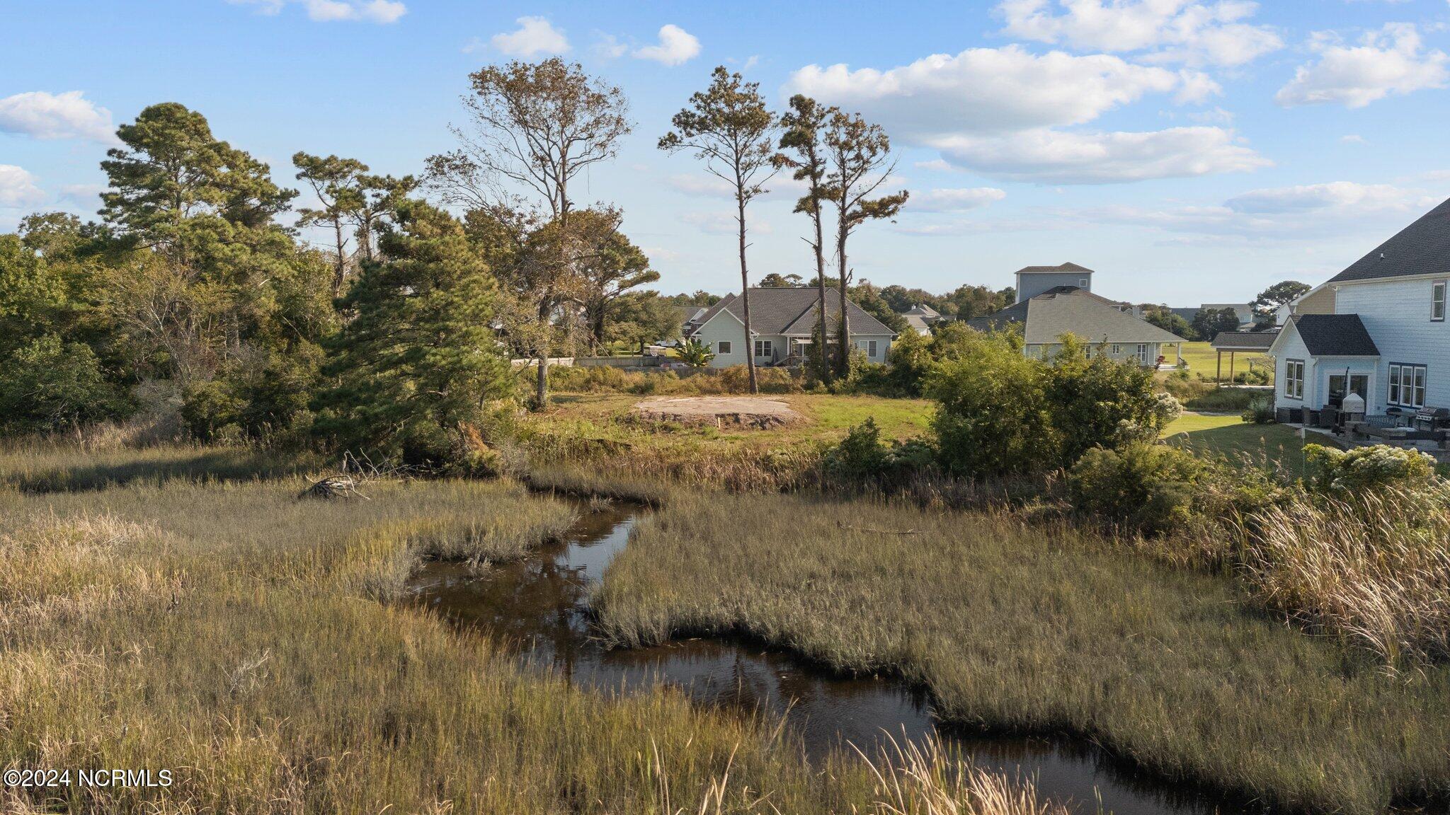 662 Fishermans Point Property Photo 15