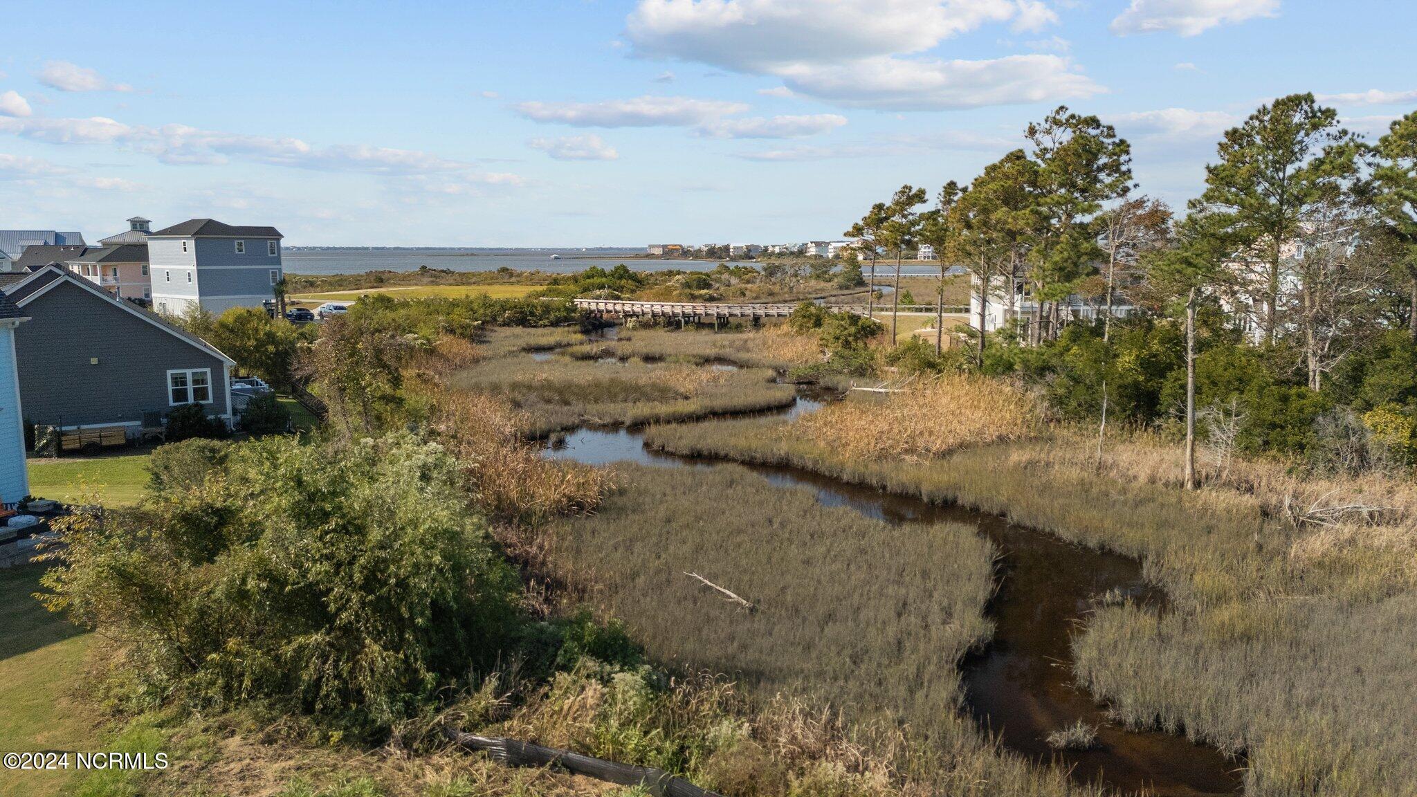 662 Fishermans Point Property Photo 18