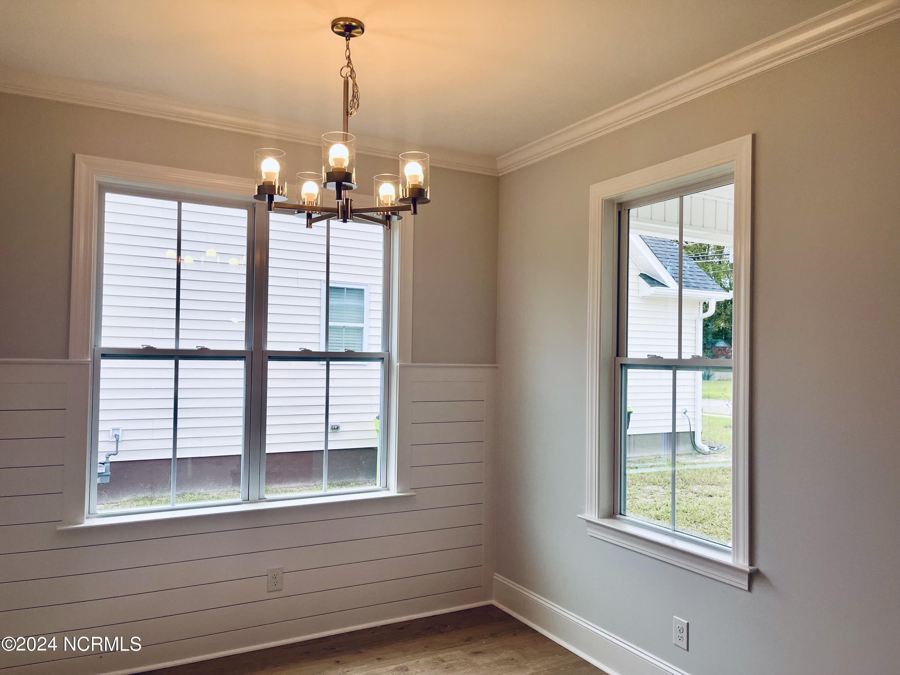 3842 W Wilson Street Property Photo 13