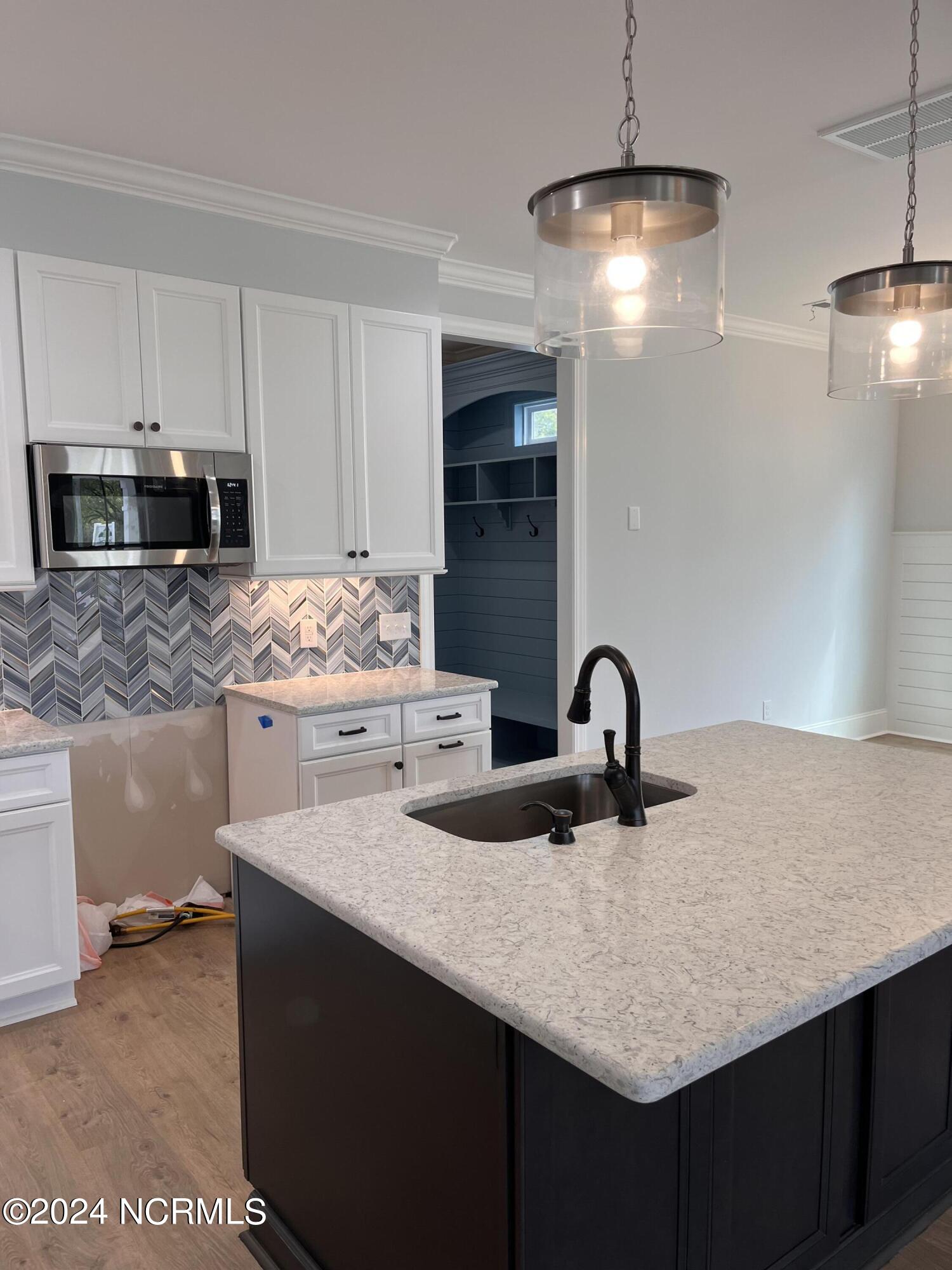3842 W Wilson Street Property Photo 18