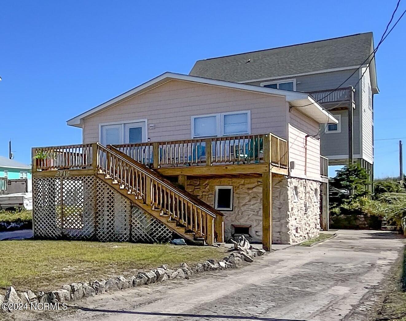 2712 Island Drive Property Photo 1