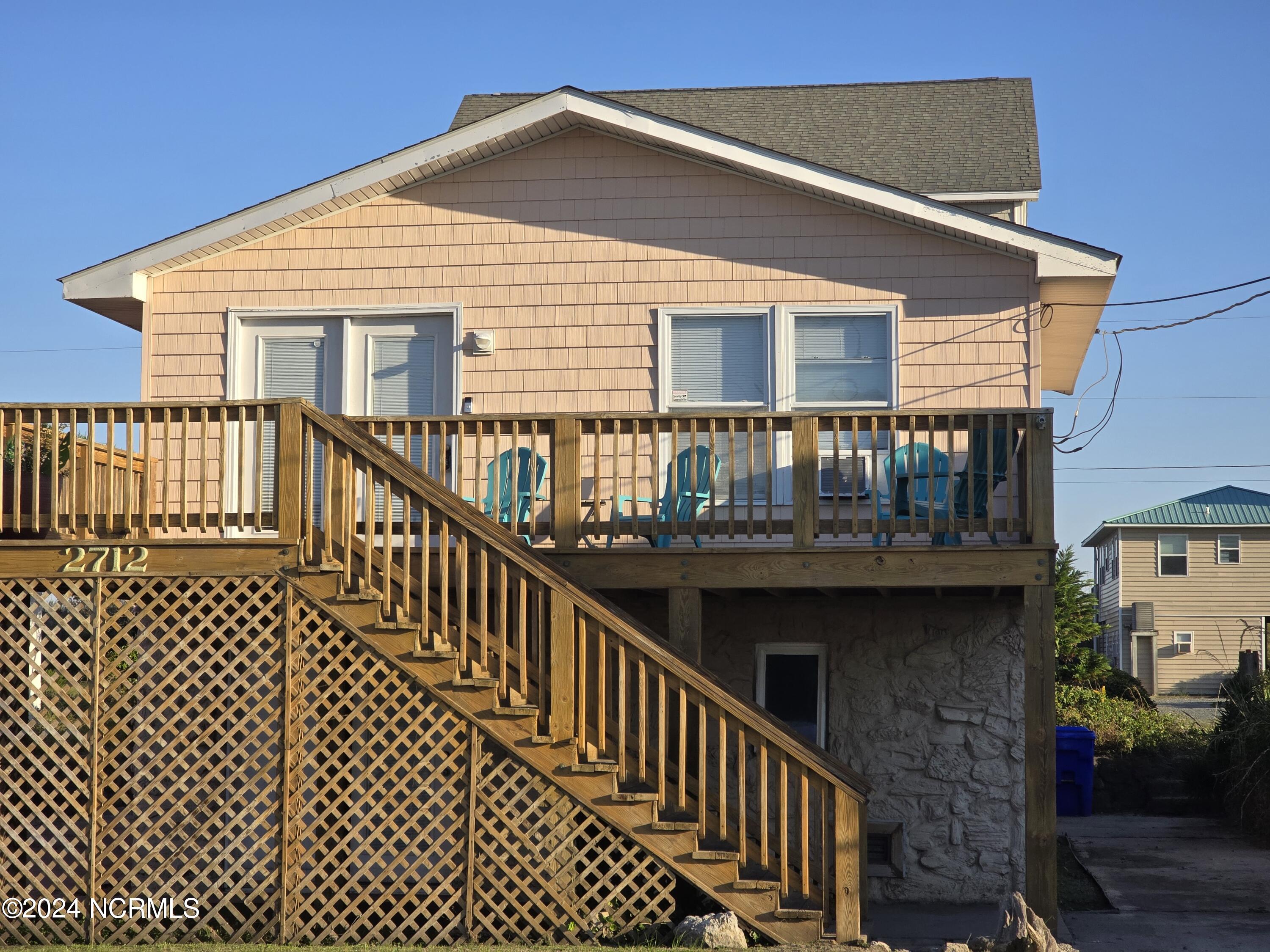 2712 Island Drive Property Photo 2