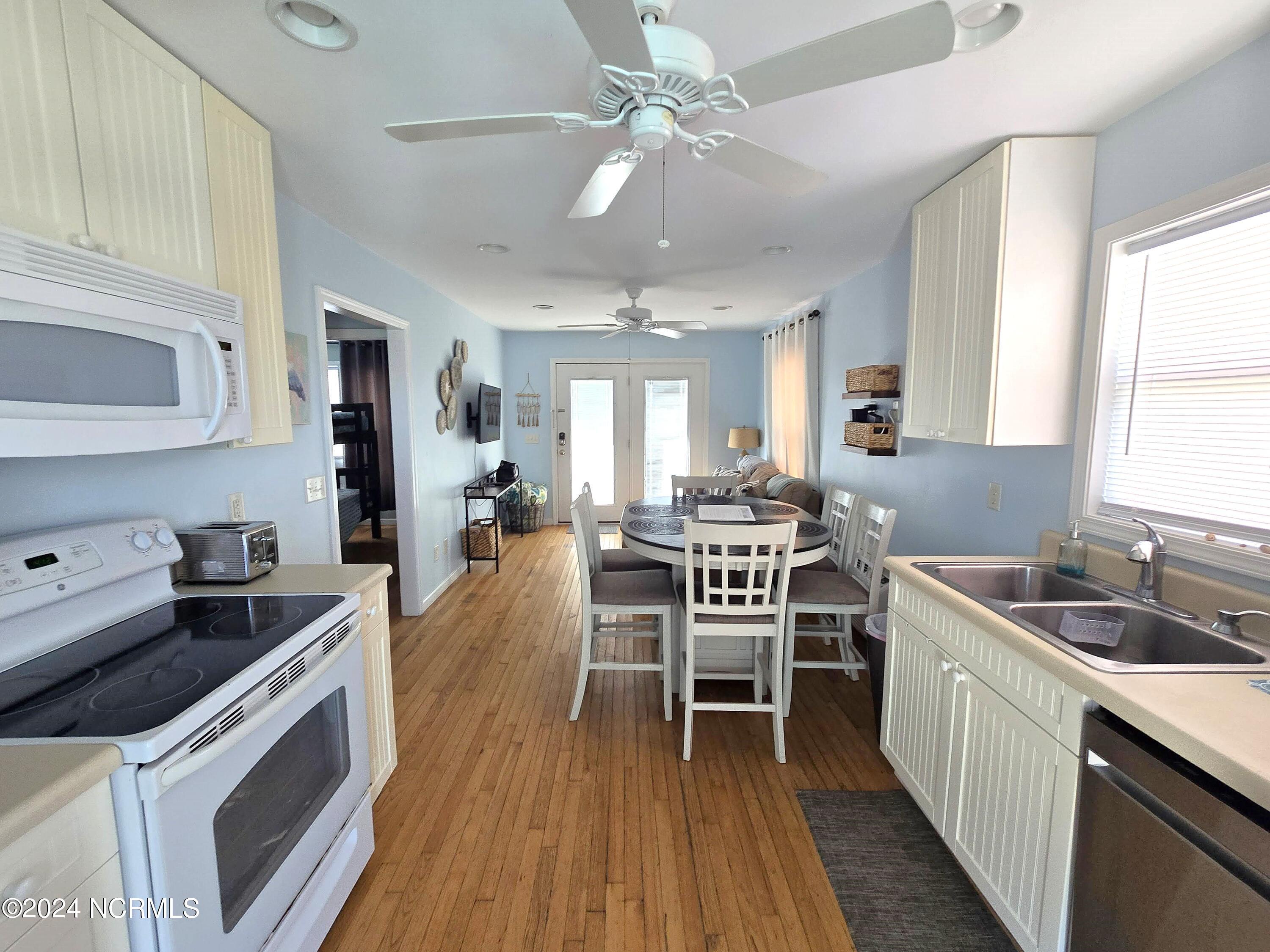 2712 Island Drive Property Photo 14