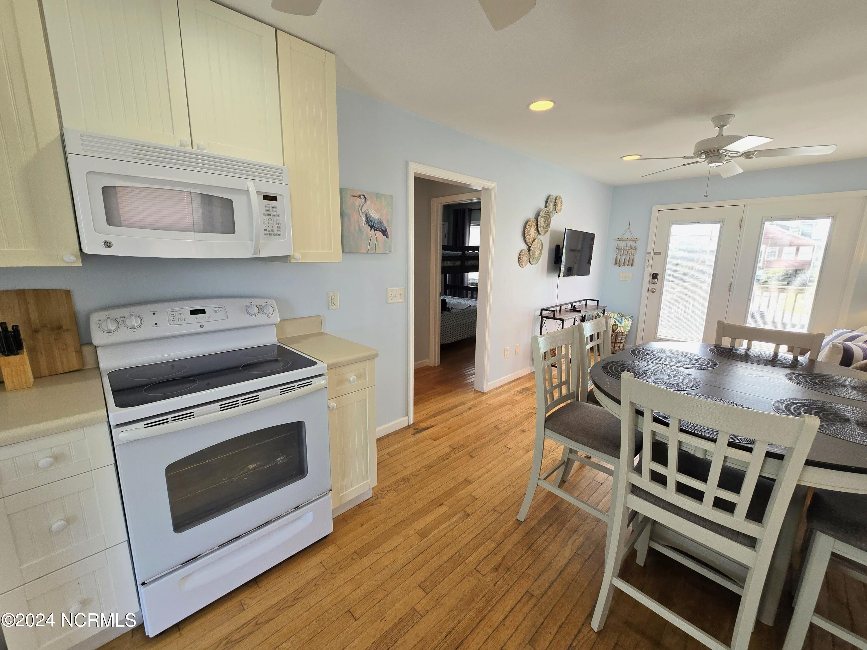 2712 Island Drive Property Photo 16