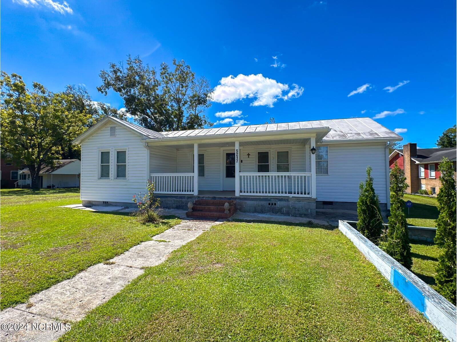 5217 Highway 101 Property Photo 6