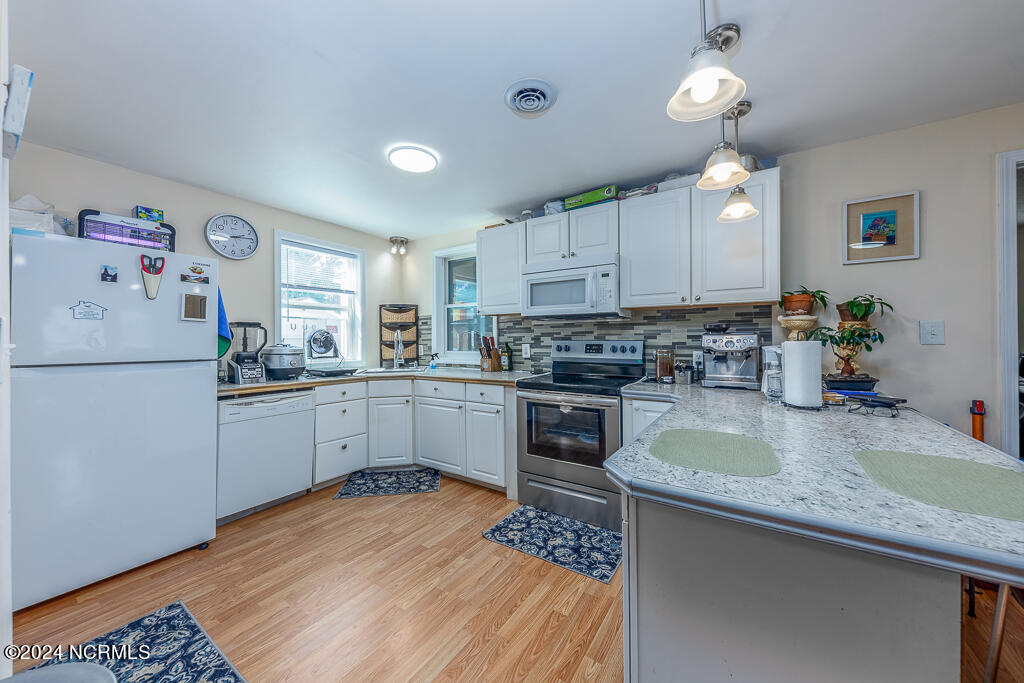 5217 Highway 101 Property Photo 8