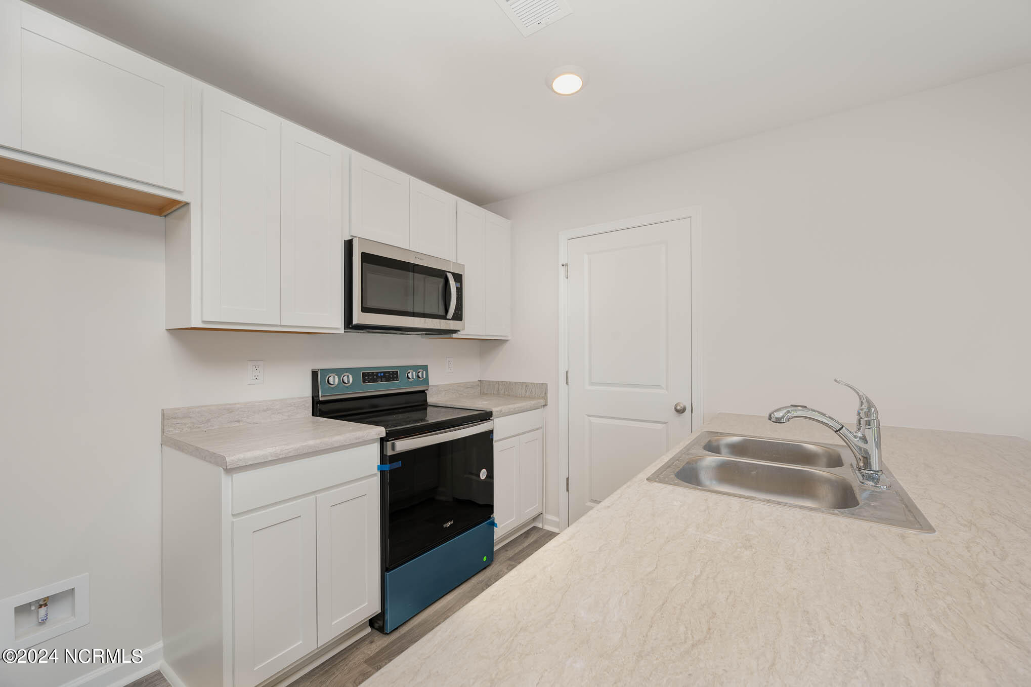 230 Ashworth Drive Property Photo 3
