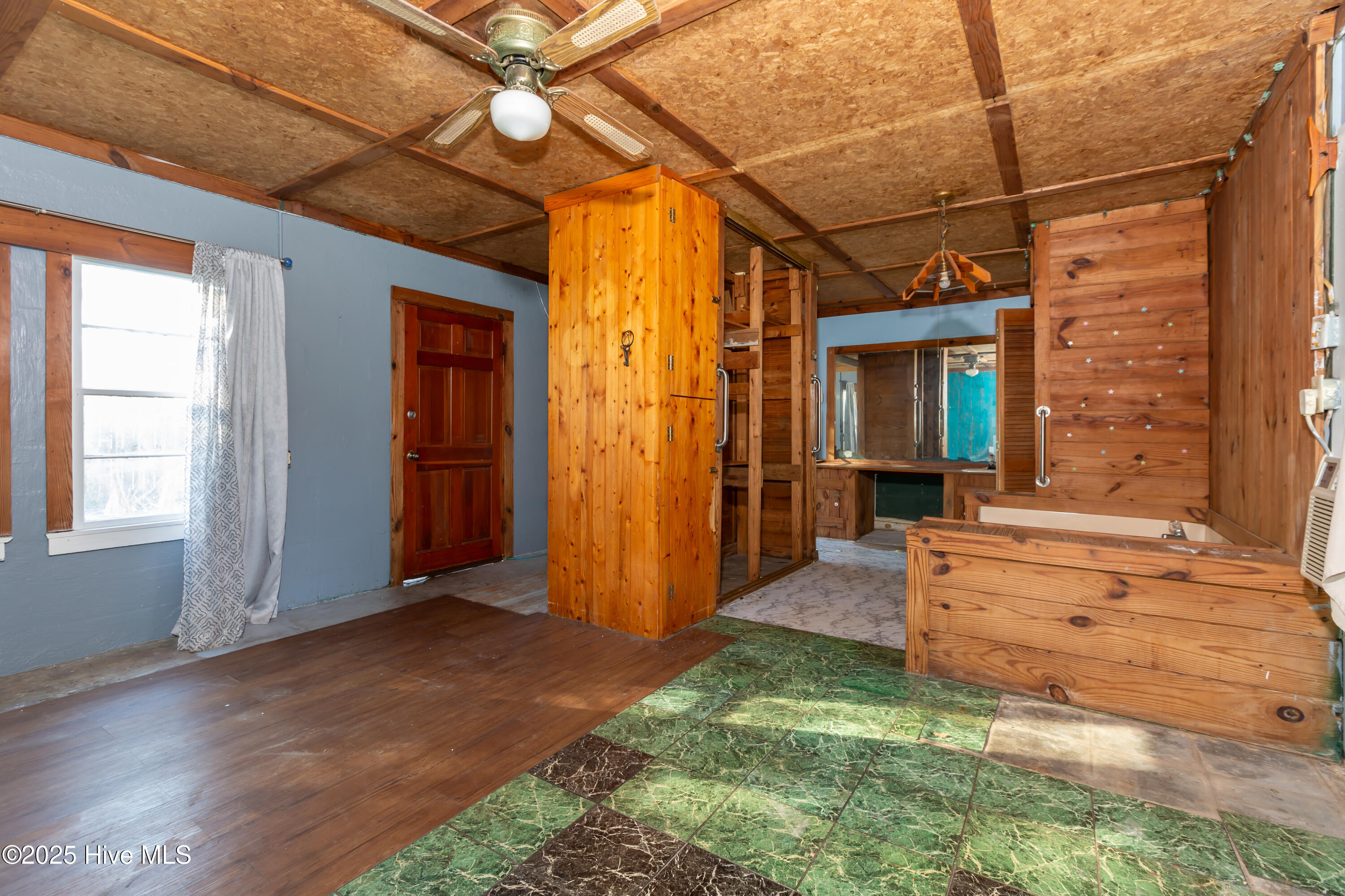 302 South Street Property Photo 11