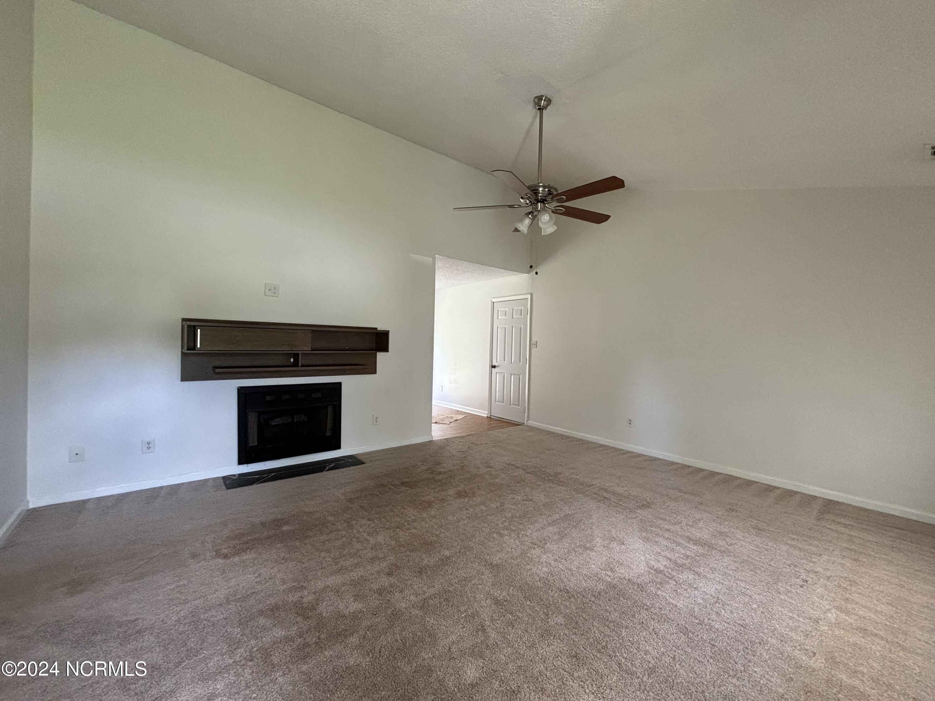 112 Horse Shoe Bend Property Photo 3
