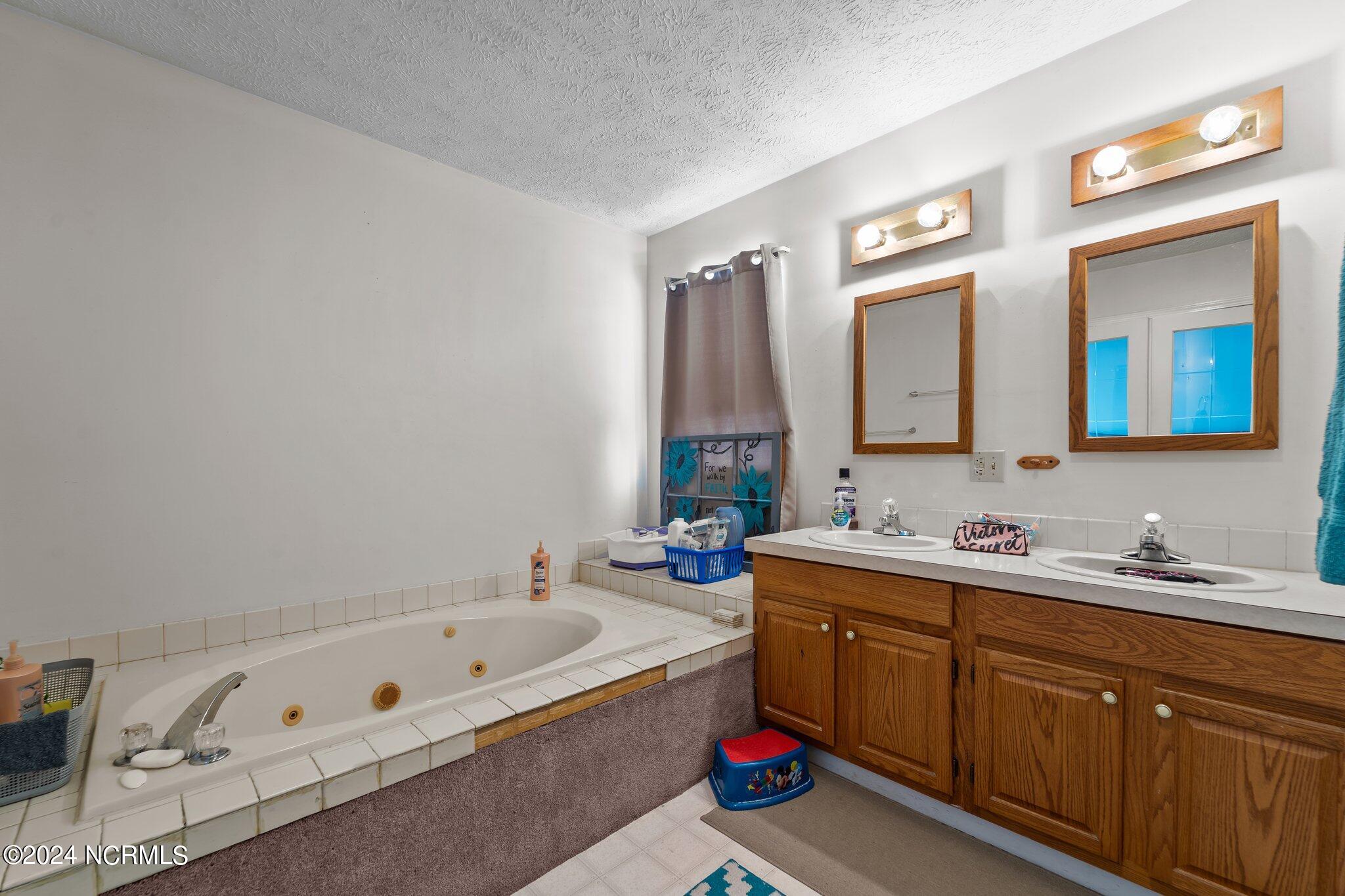 9281 Mcleod Road Property Photo 17