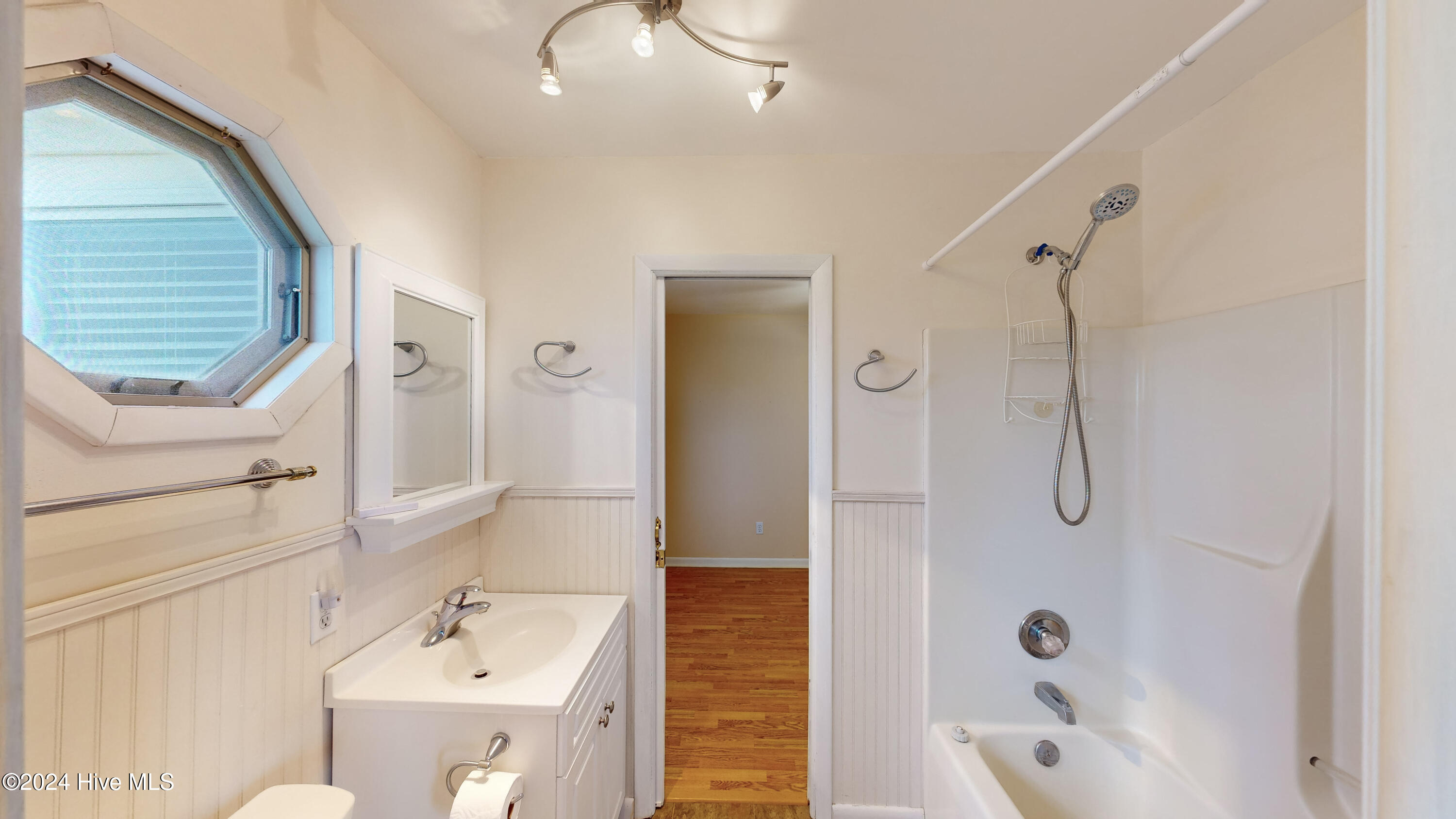 107 Grant Street Property Photo 28