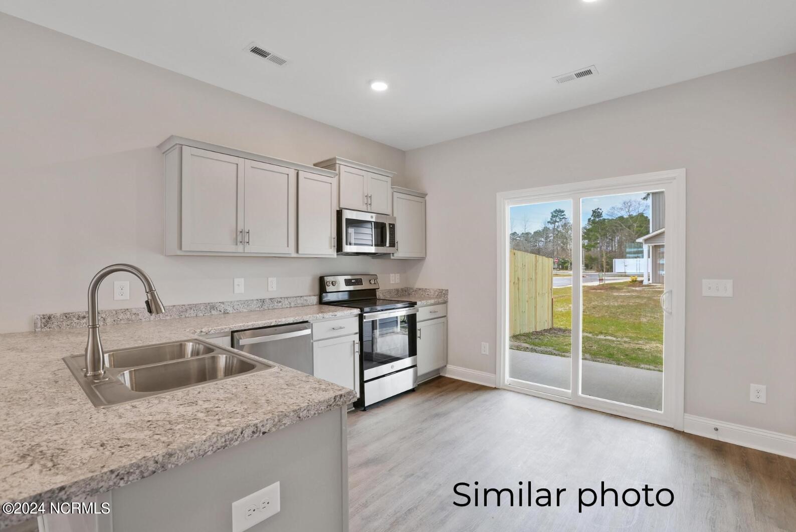 200 Loren Road Property Photo 5