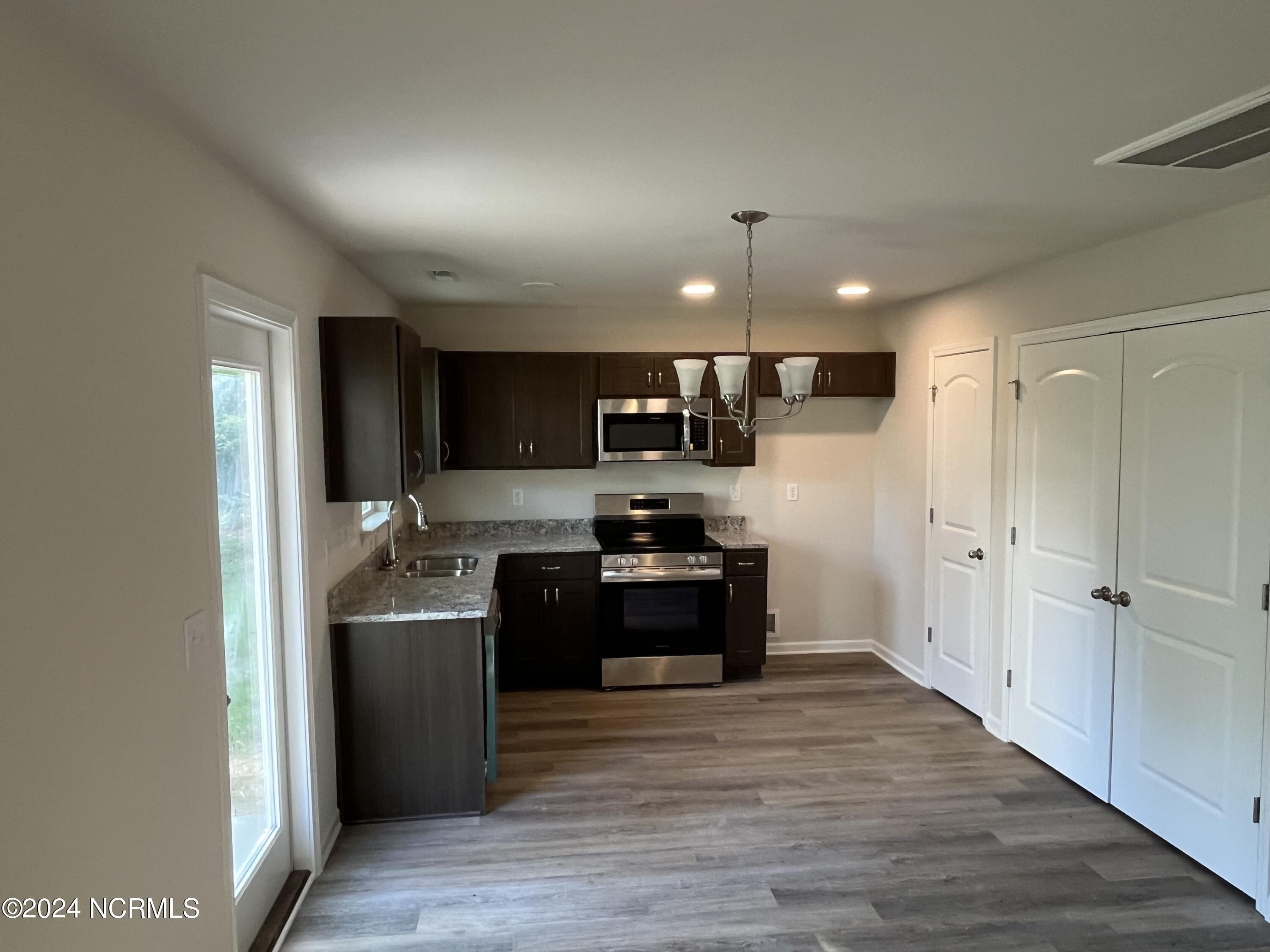 159 Slatestone Road Property Photo 4