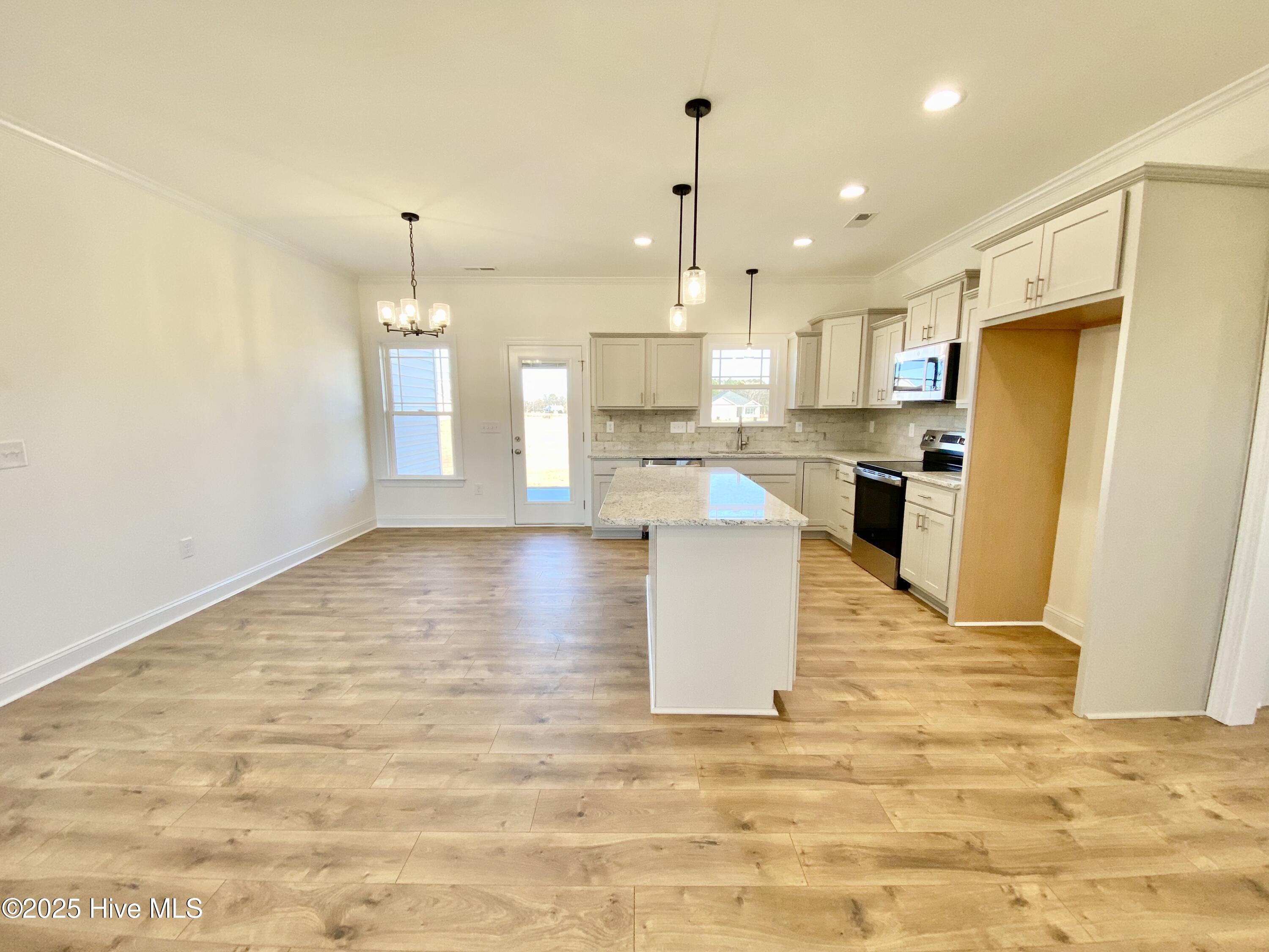 211 Rae Drive Property Photo 8
