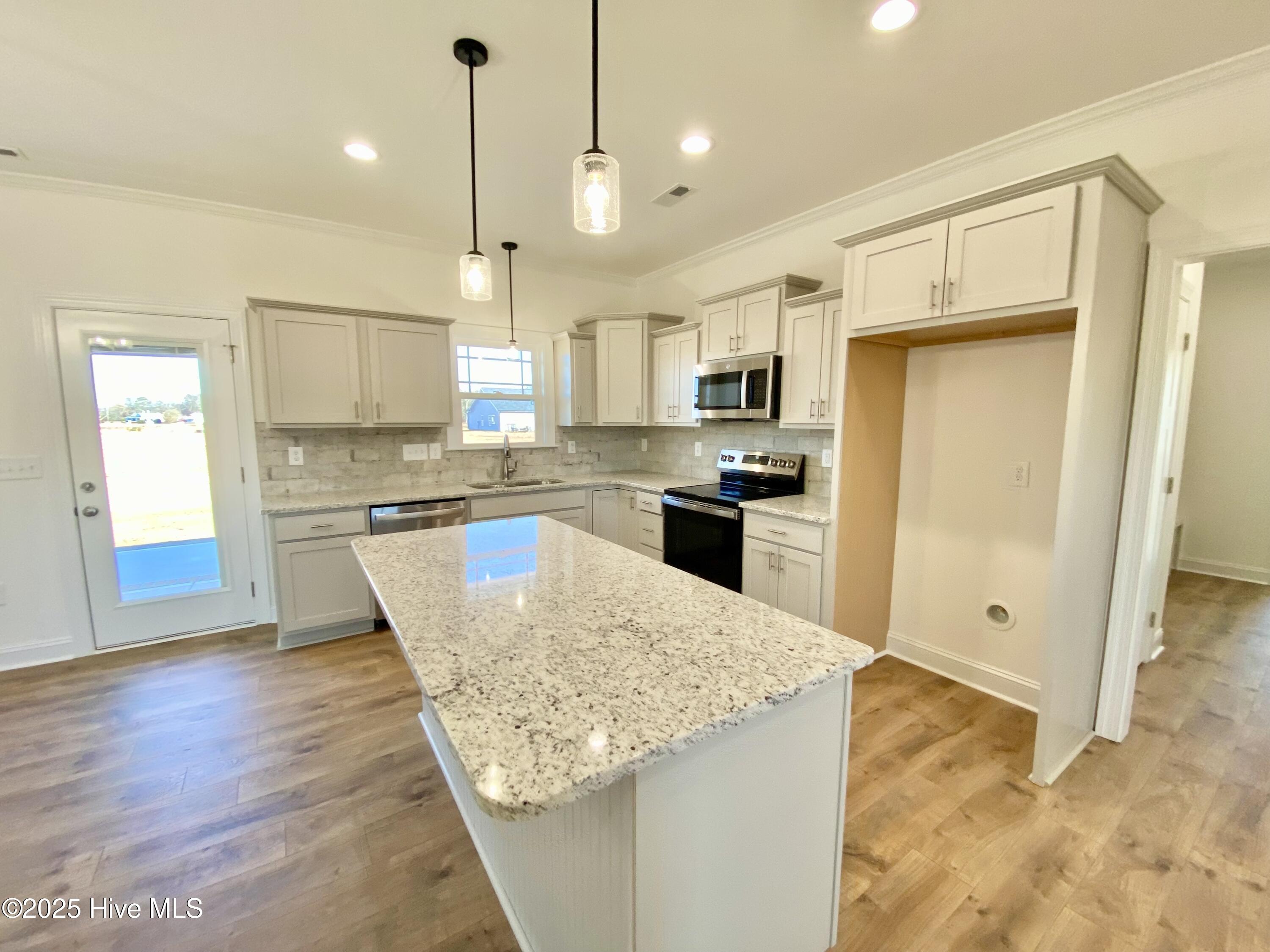 211 Rae Drive Property Photo 9