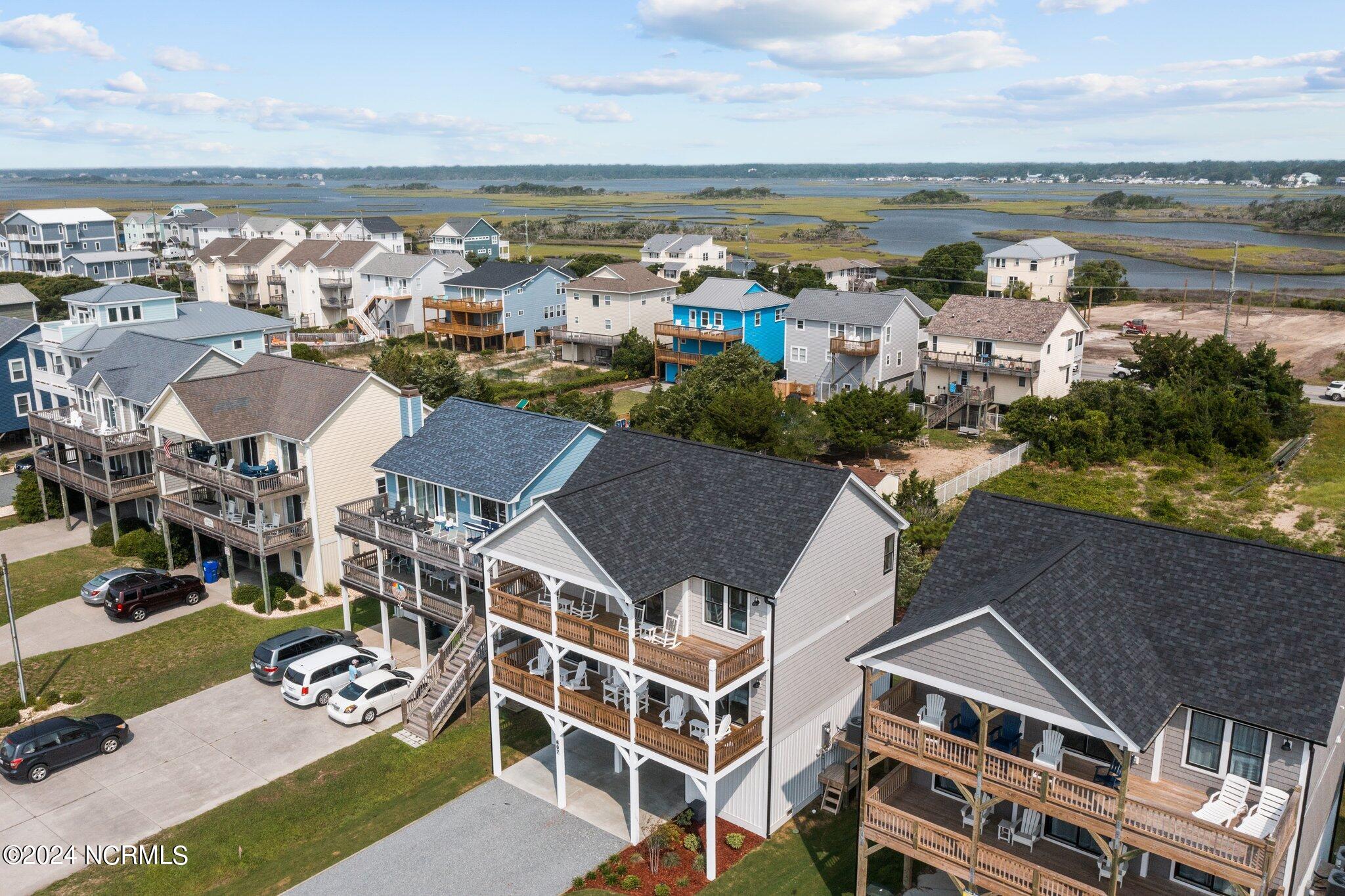 607 S Shore Drive Property Photo 4