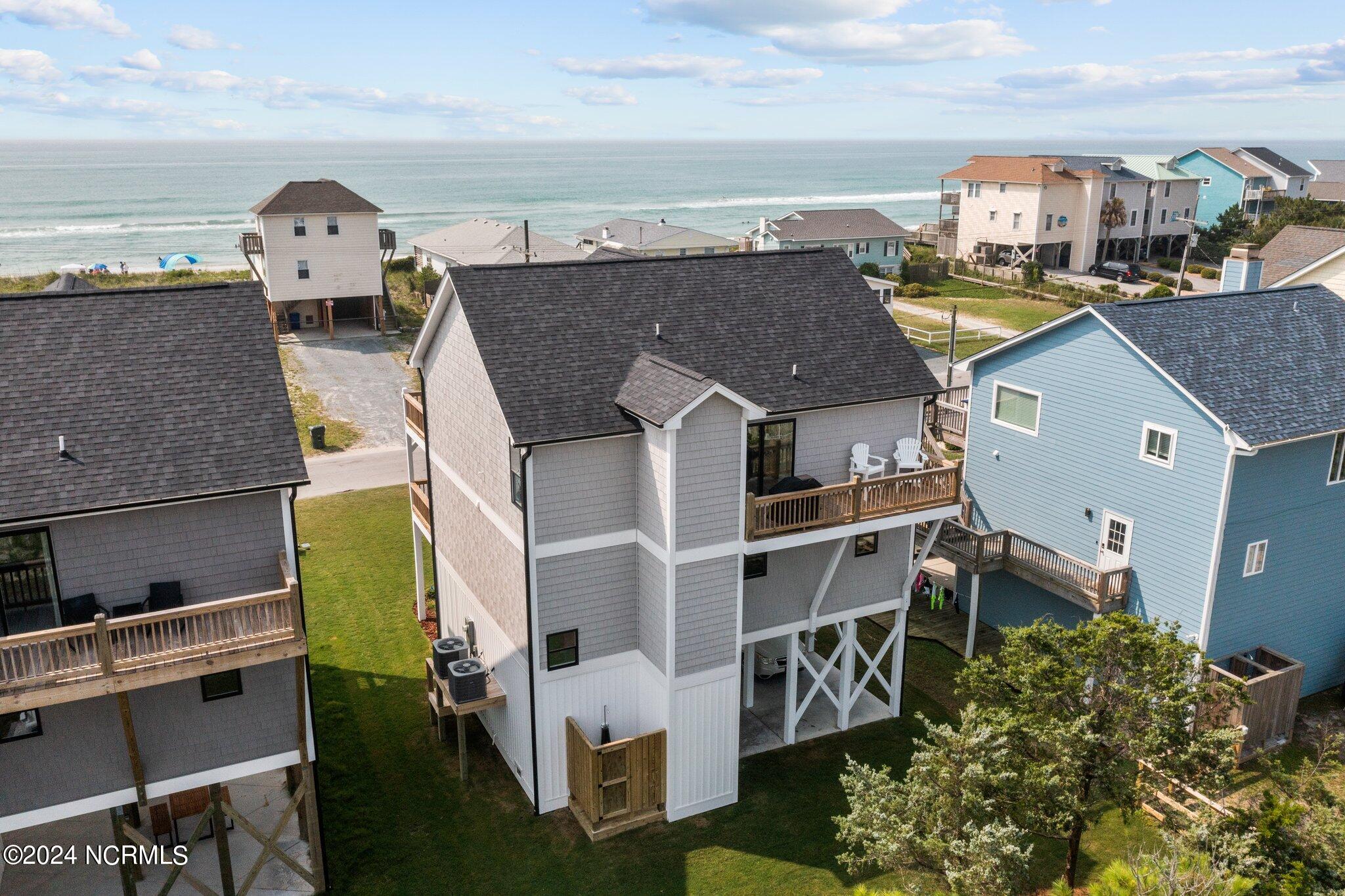 607 S Shore Drive Property Photo 6
