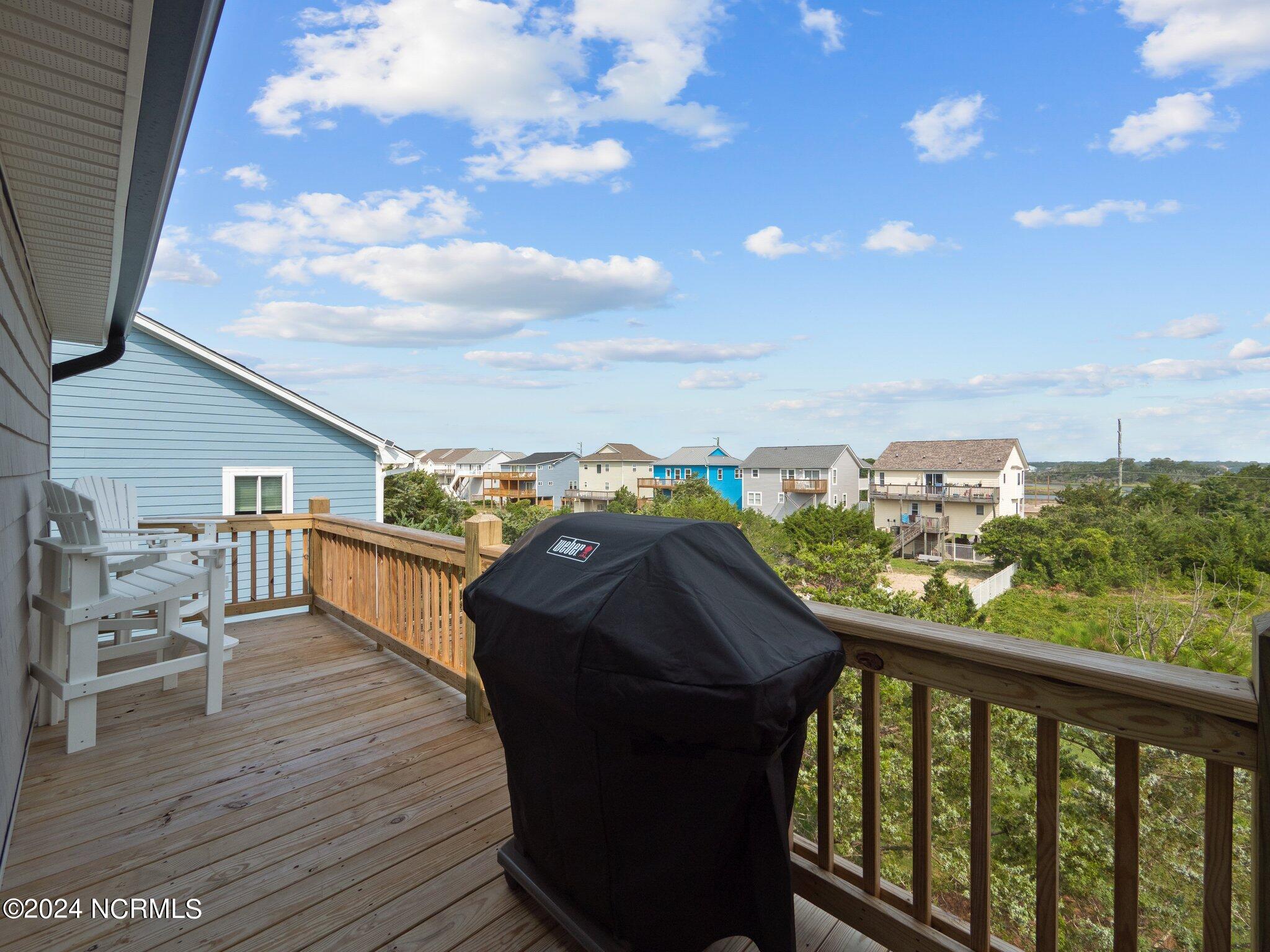 607 S Shore Drive Property Photo 15
