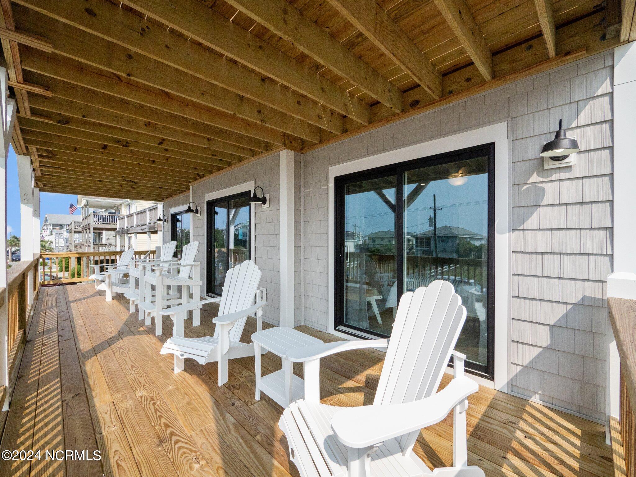607 S Shore Drive Property Photo 17