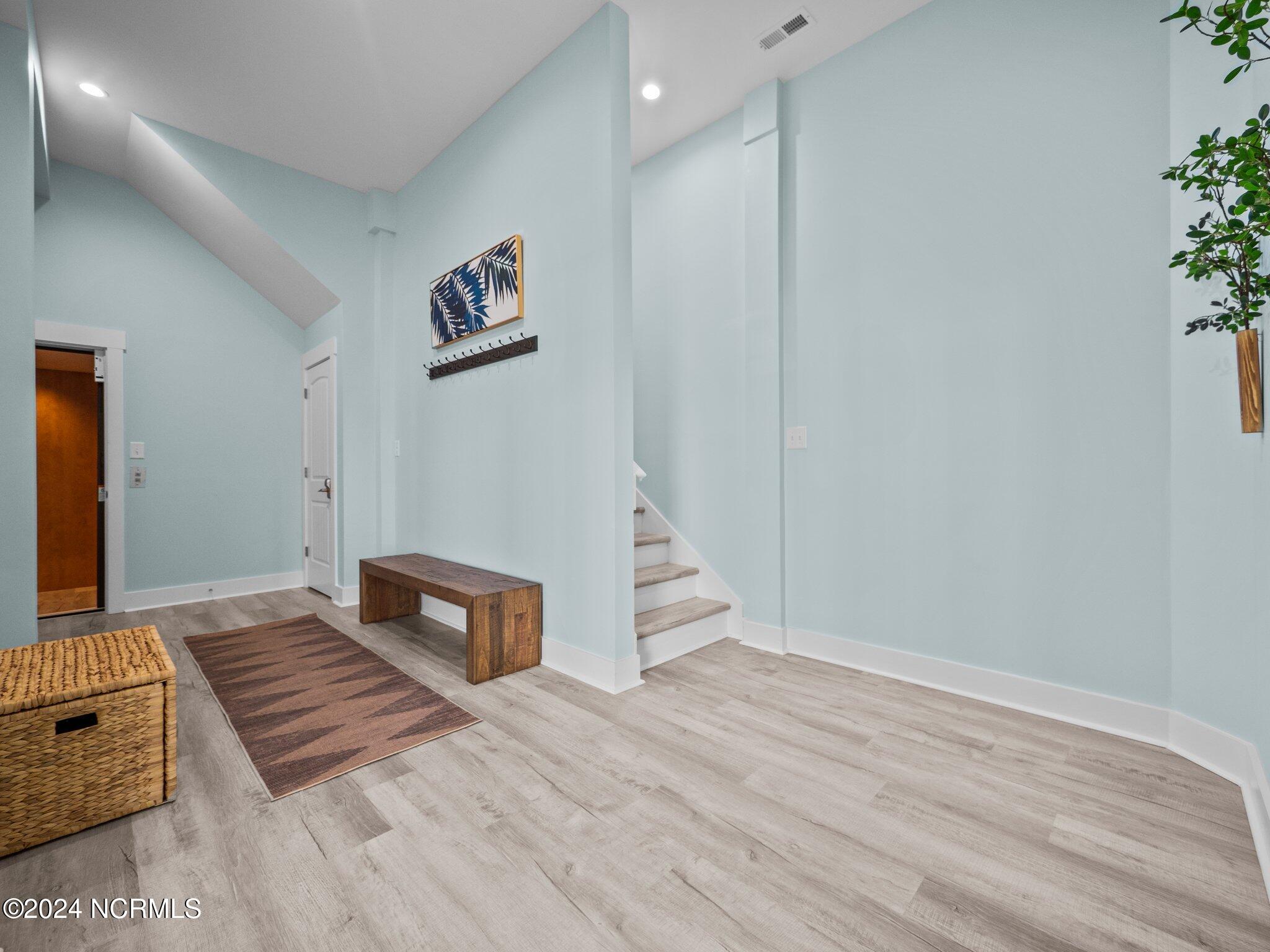 607 S Shore Drive Property Photo 22