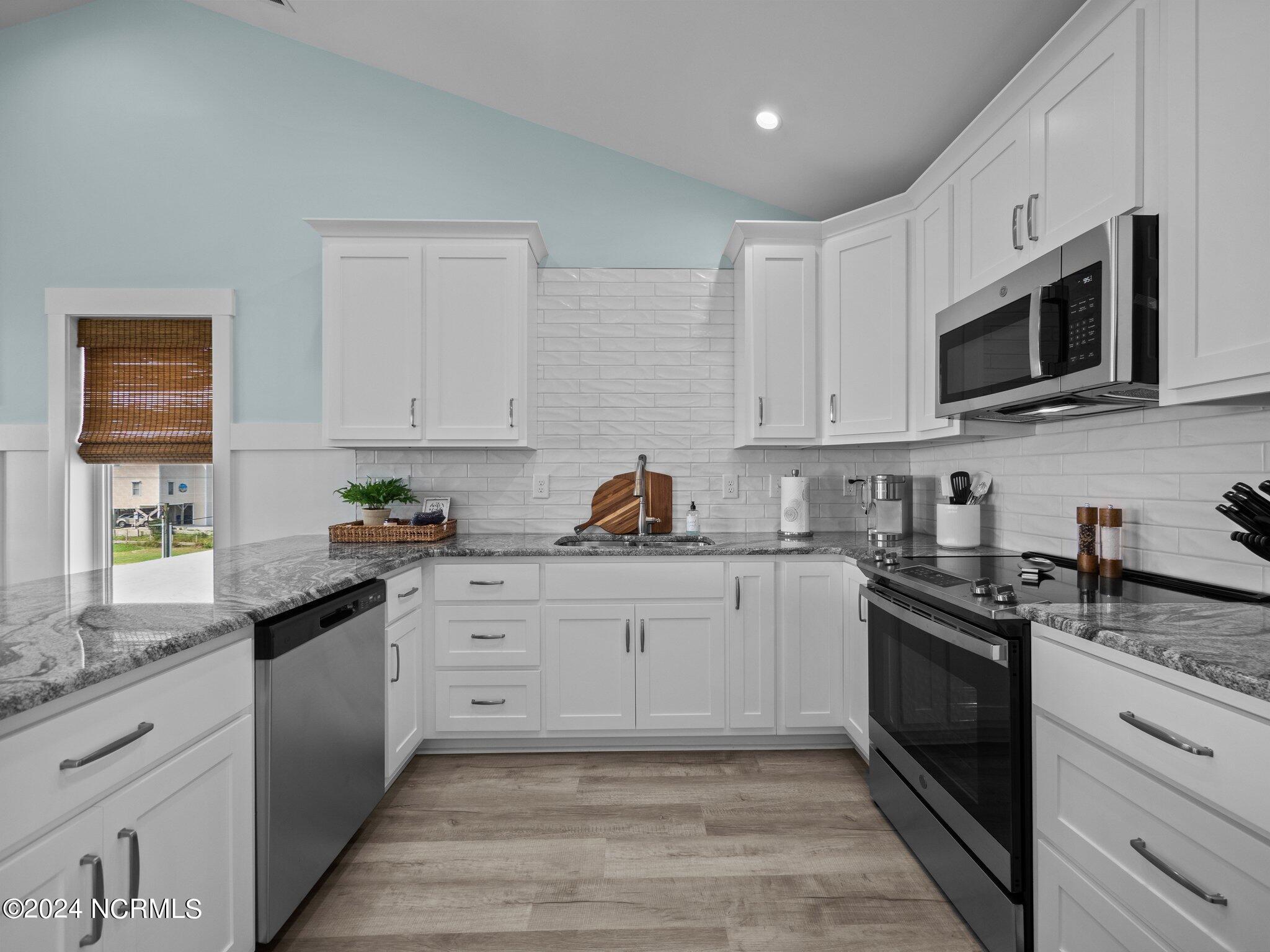 607 S Shore Drive Property Photo 36