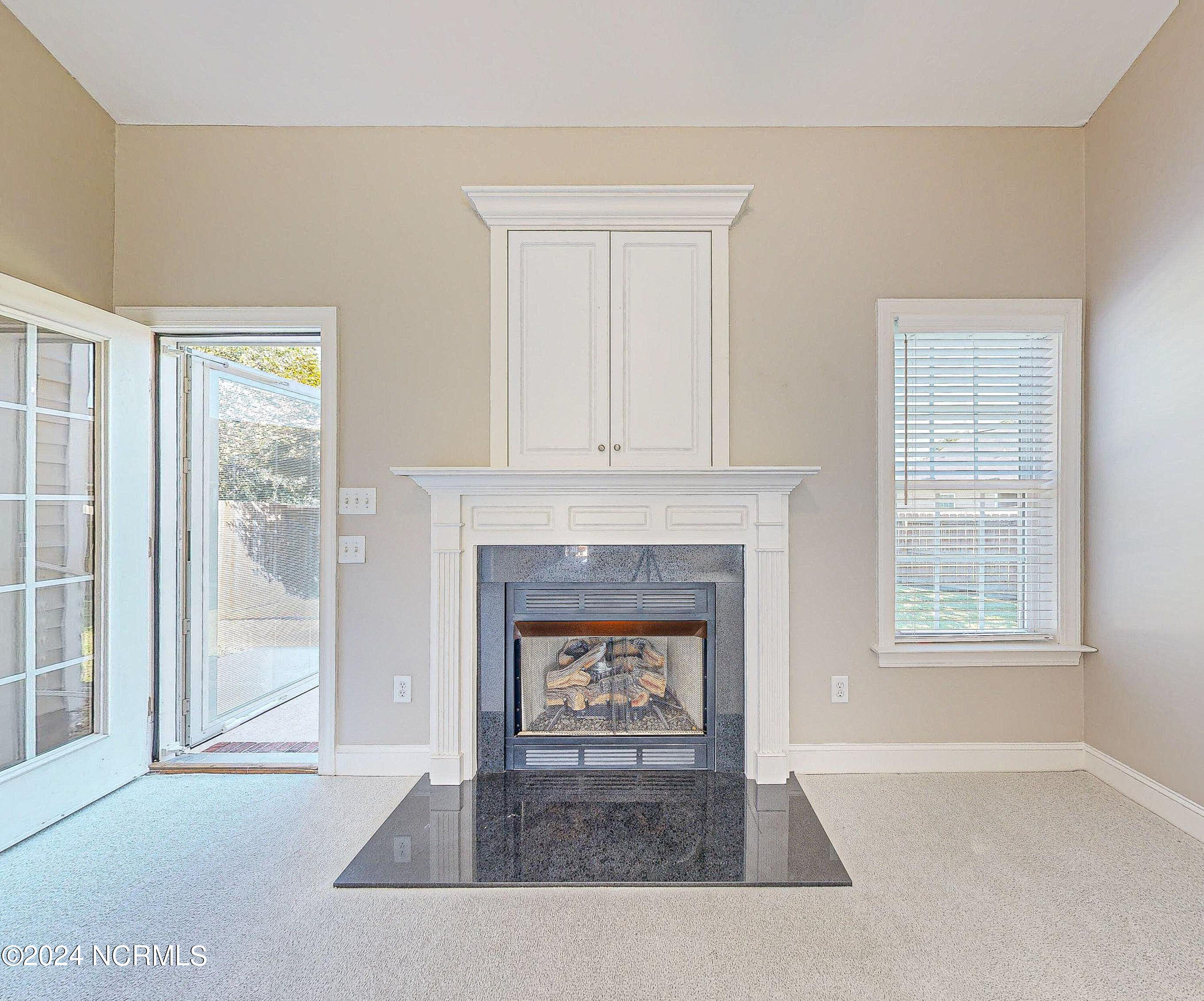 1401 Oak Ridge Court B Property Photo 3