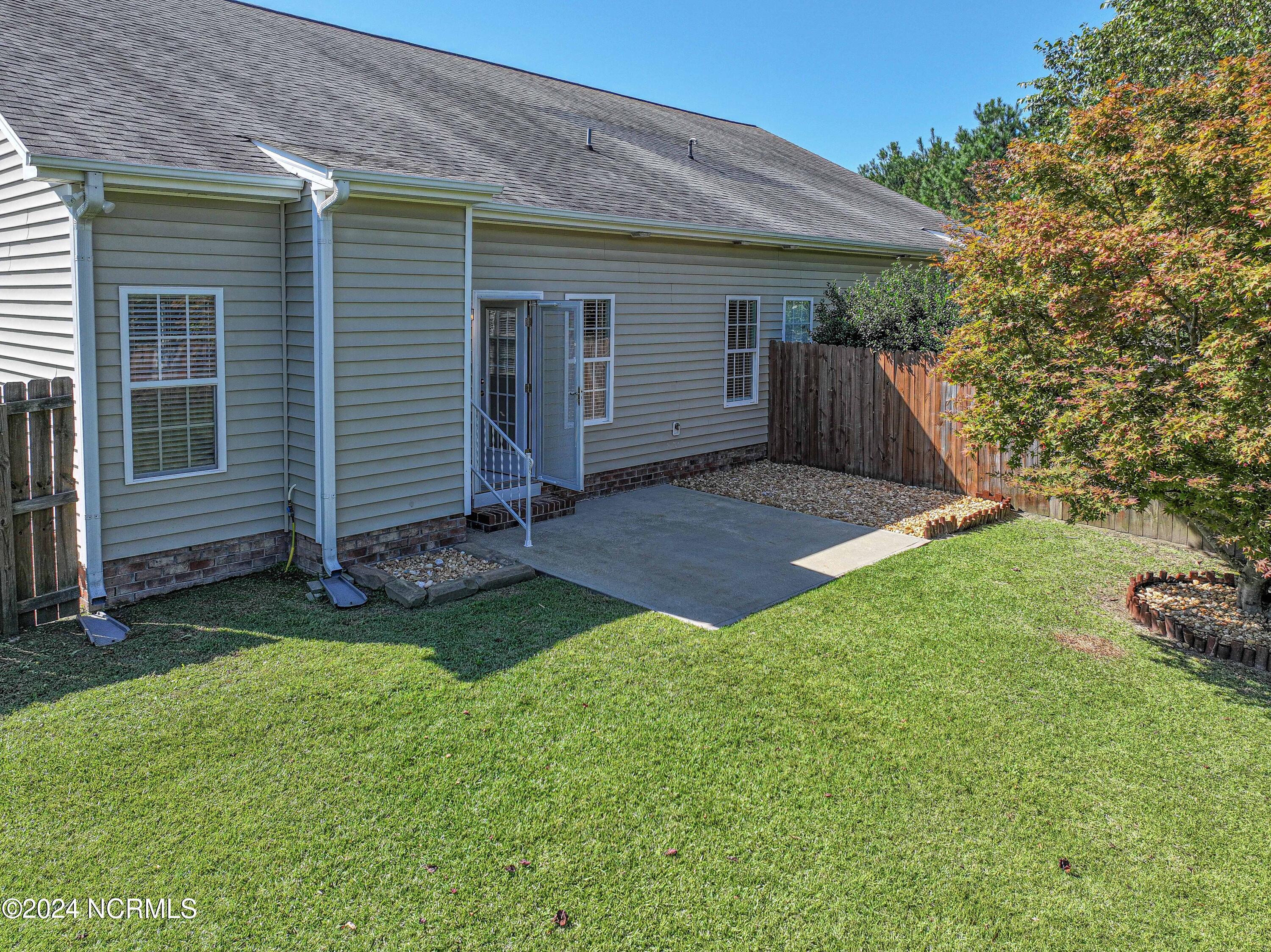 1401 Oak Ridge Court B Property Photo 10