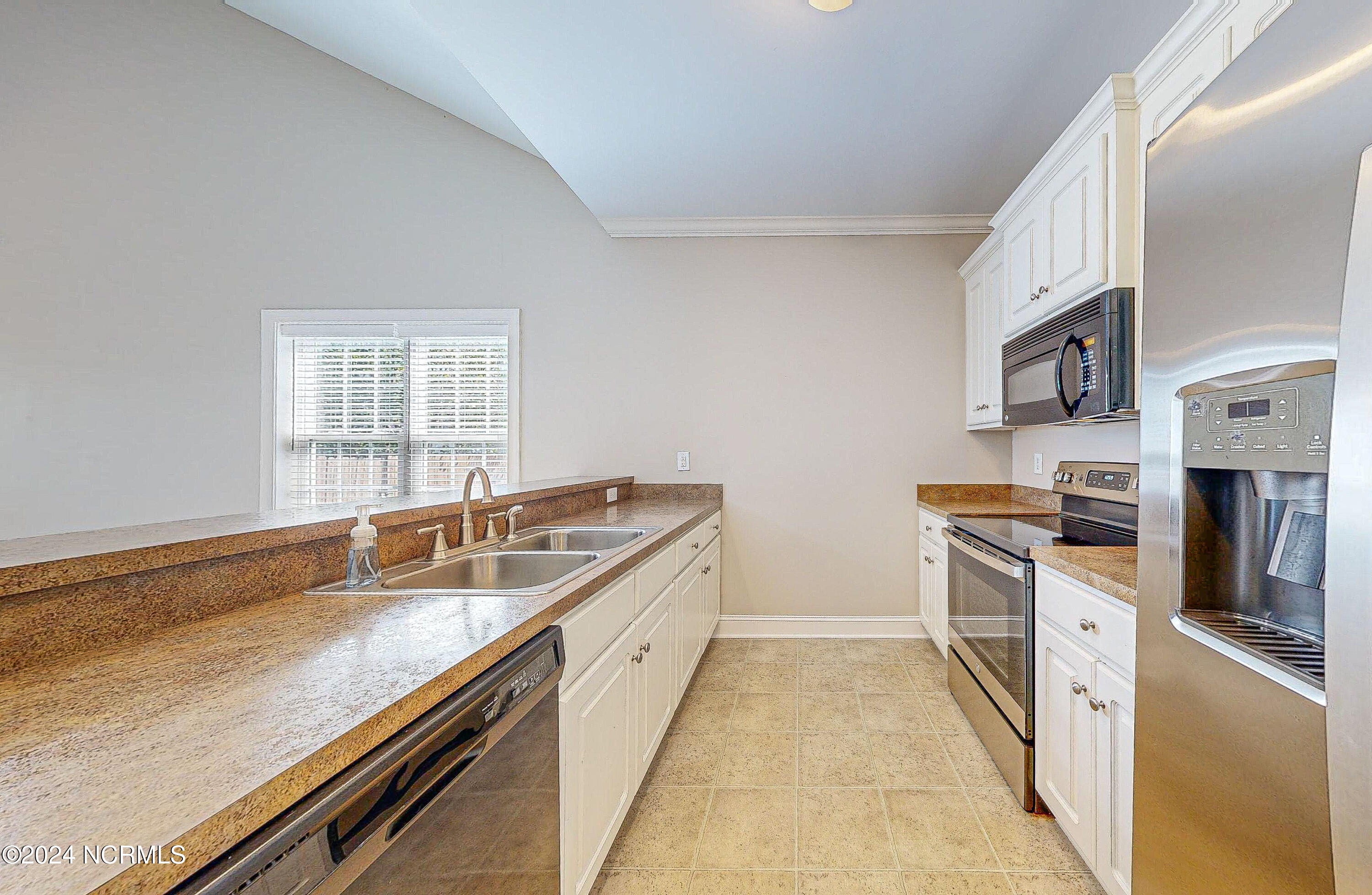 1401 Oak Ridge Court B Property Photo 13