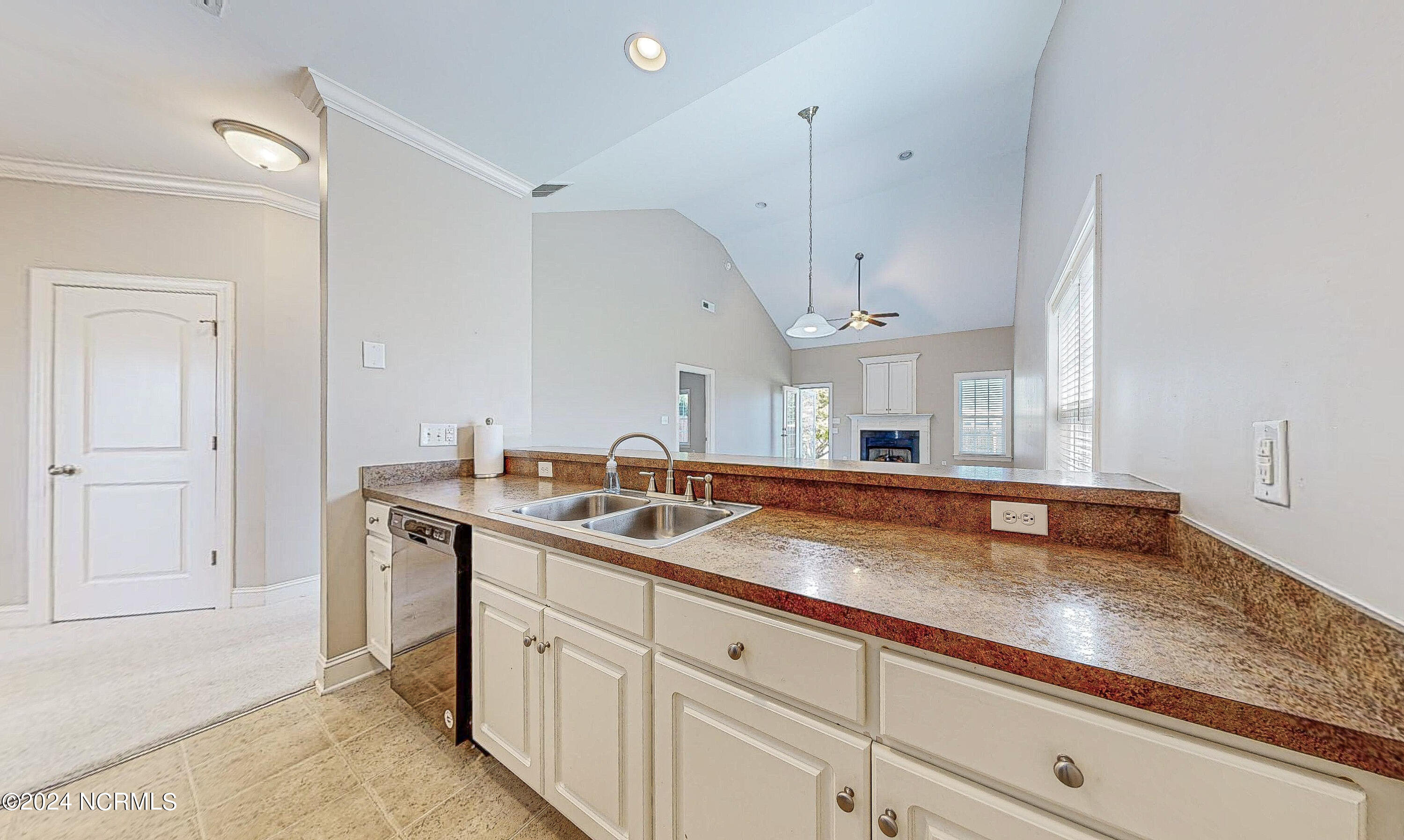 1401 Oak Ridge Court B Property Photo 15