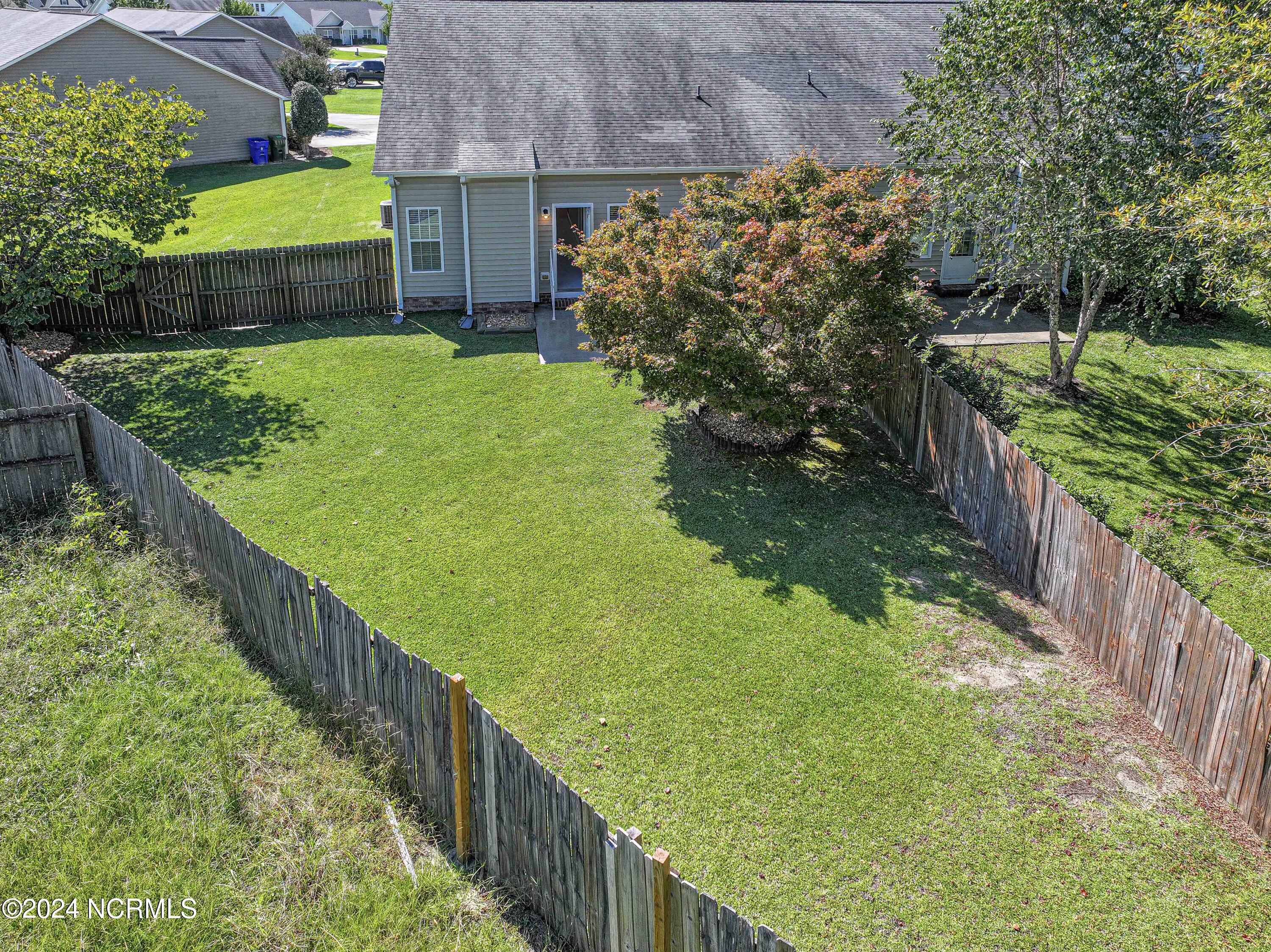 1401 Oak Ridge Court B Property Photo 26