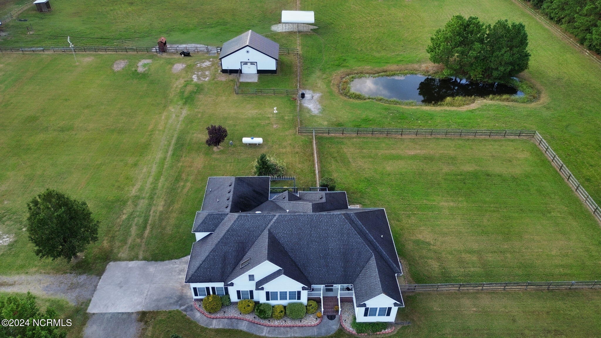 220 Old Jury Road Property Photo 2