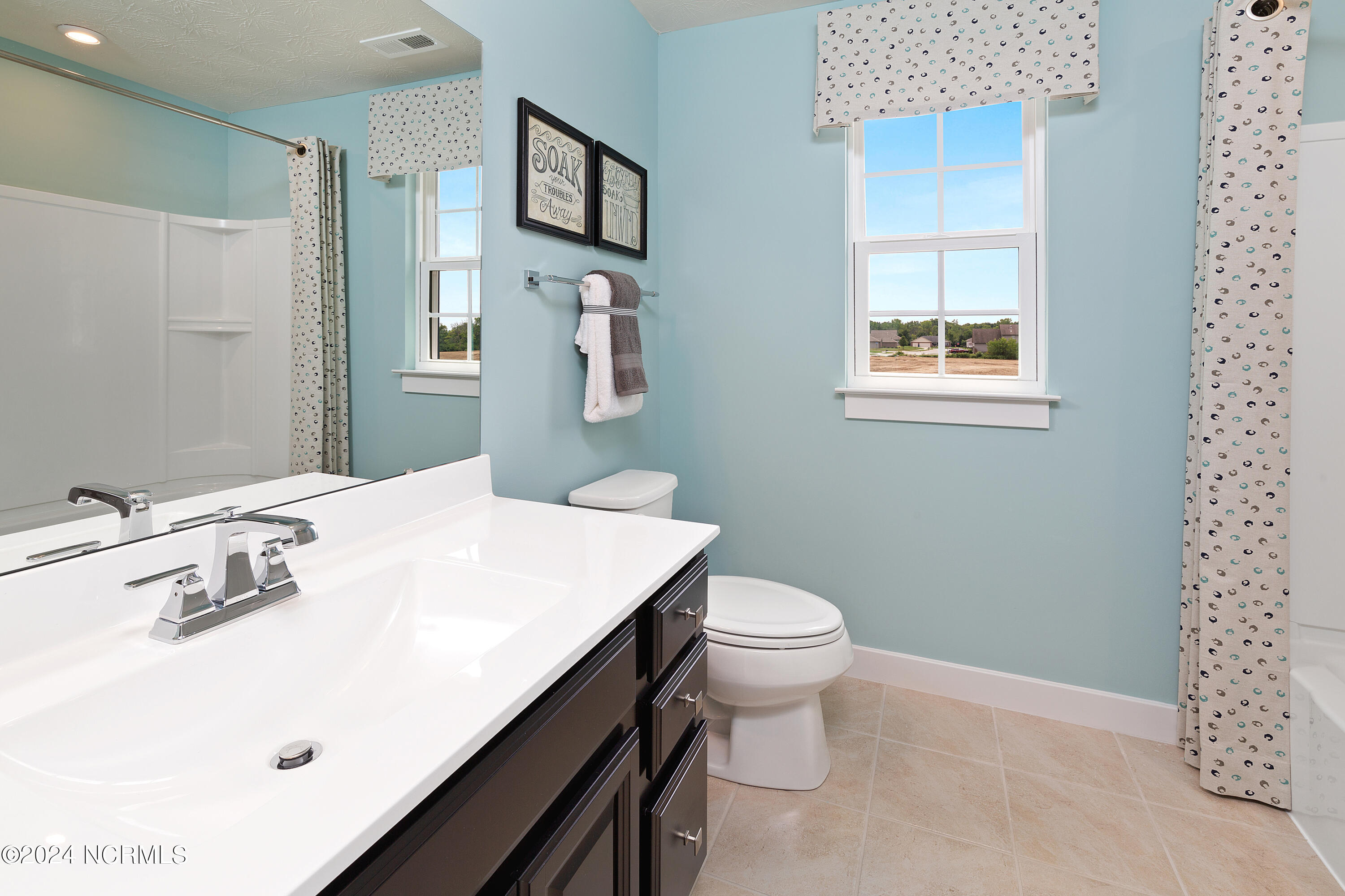 1234 Middle Crest Drive Property Photo 13