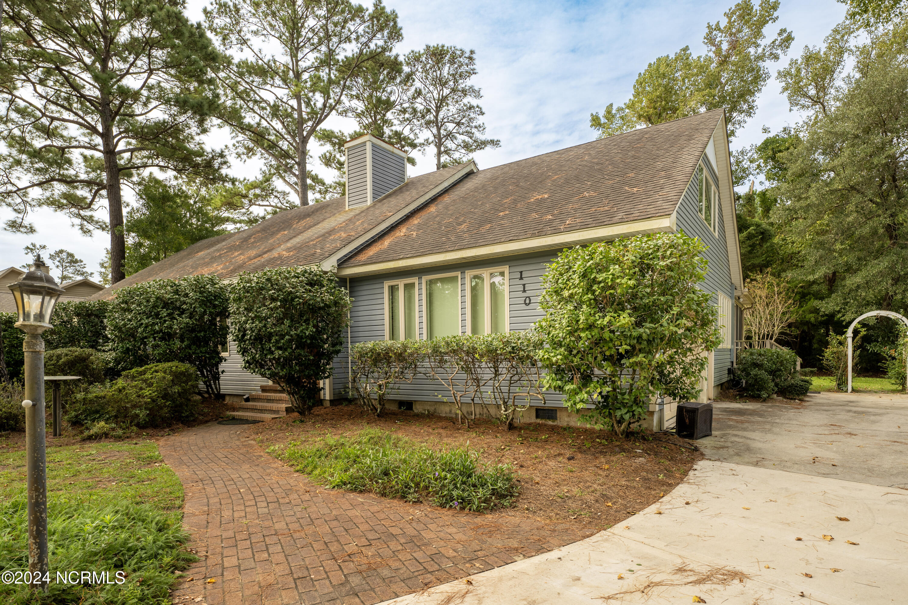110 Olde Point Road Property Photo 1