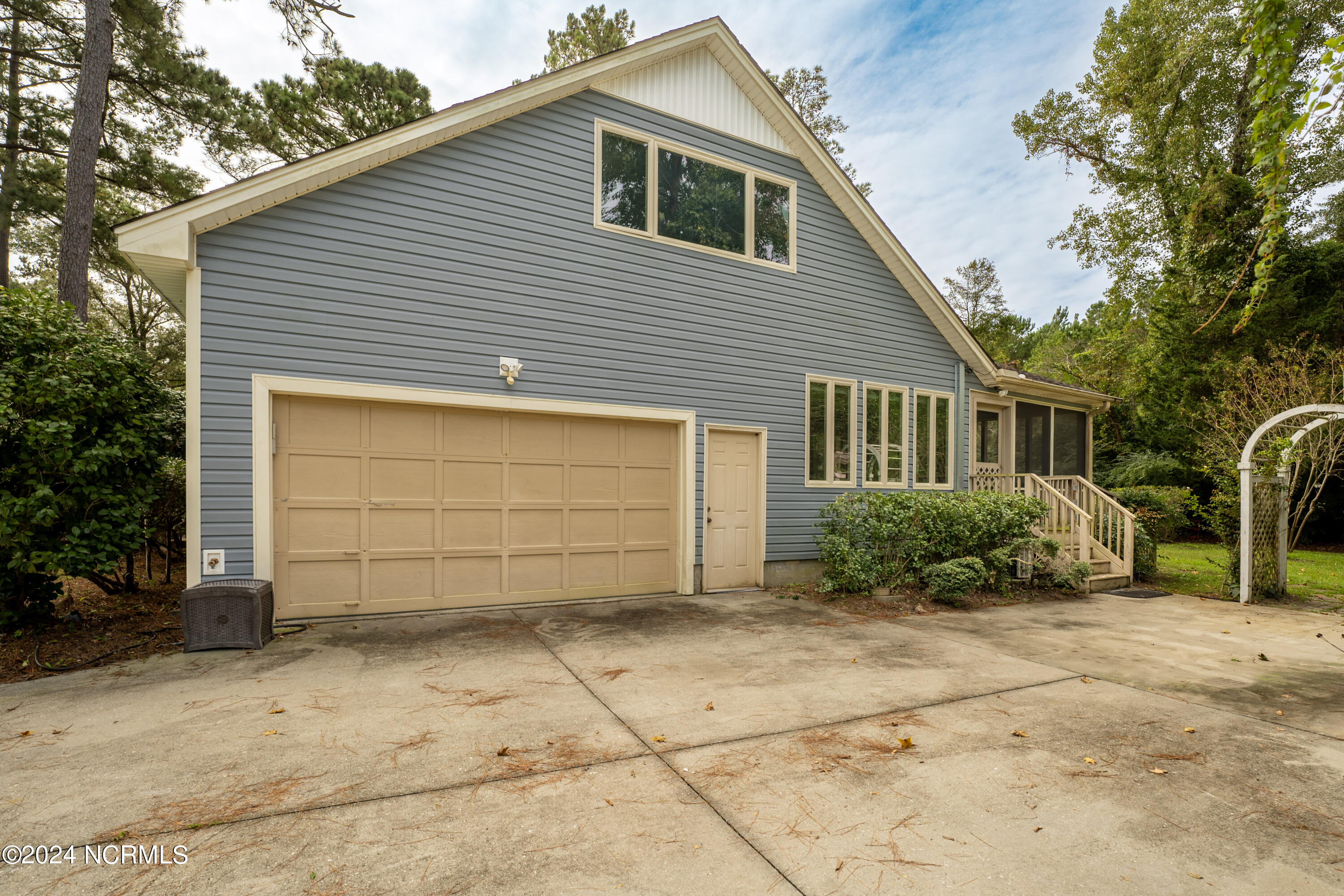 110 Olde Point Road Property Photo 3