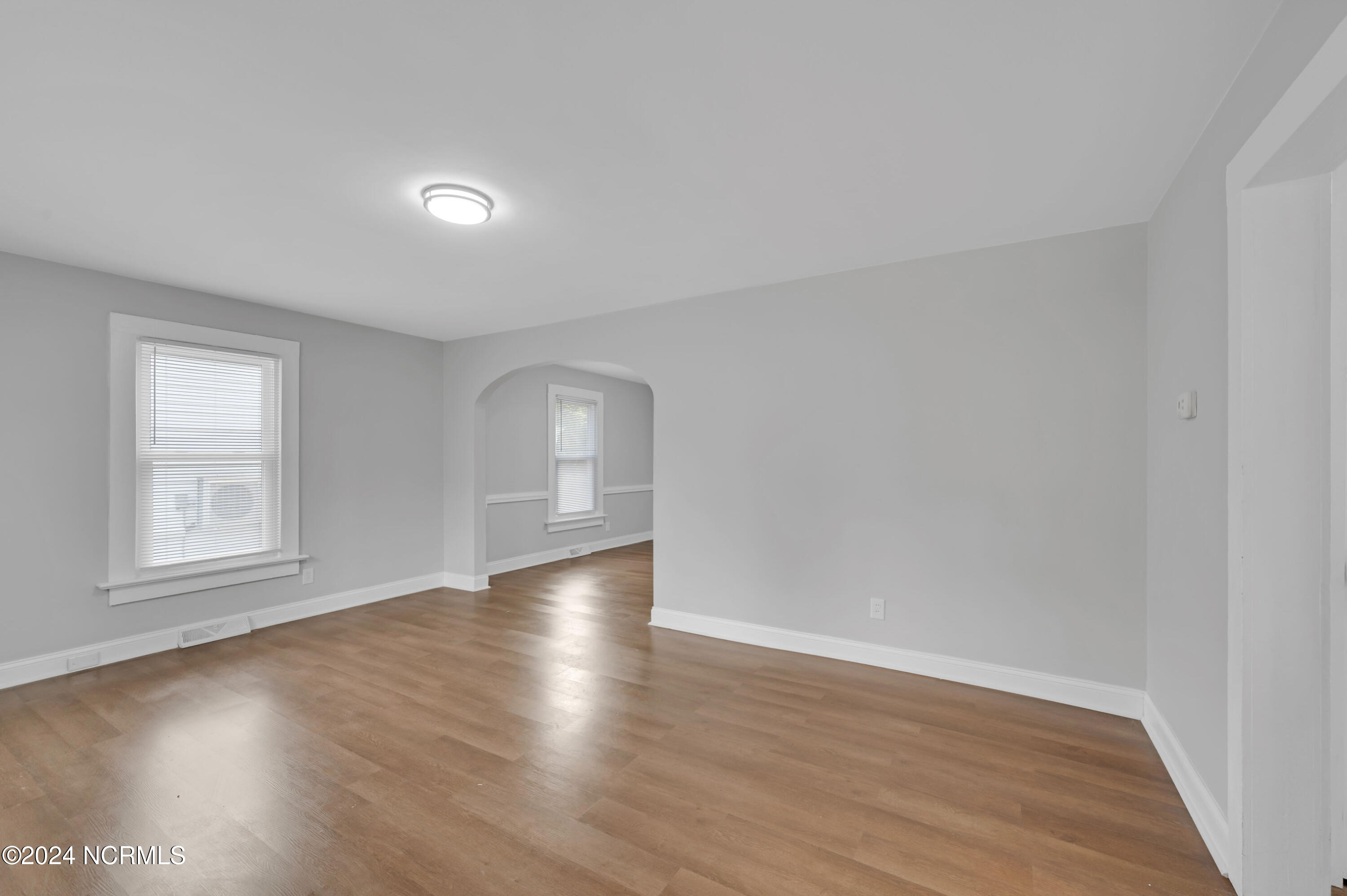 309 E 12th Street Property Photo 6