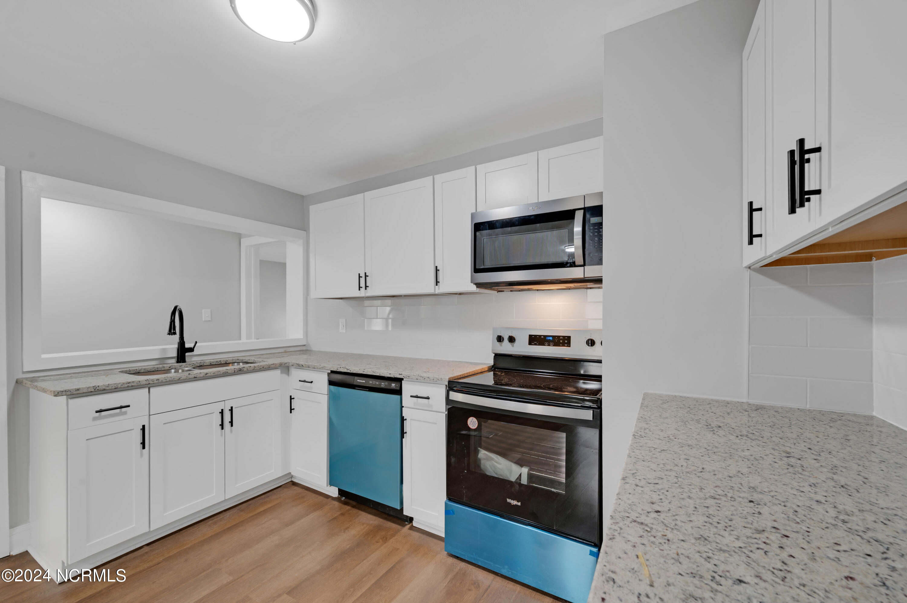 309 E 12th Street Property Photo 12
