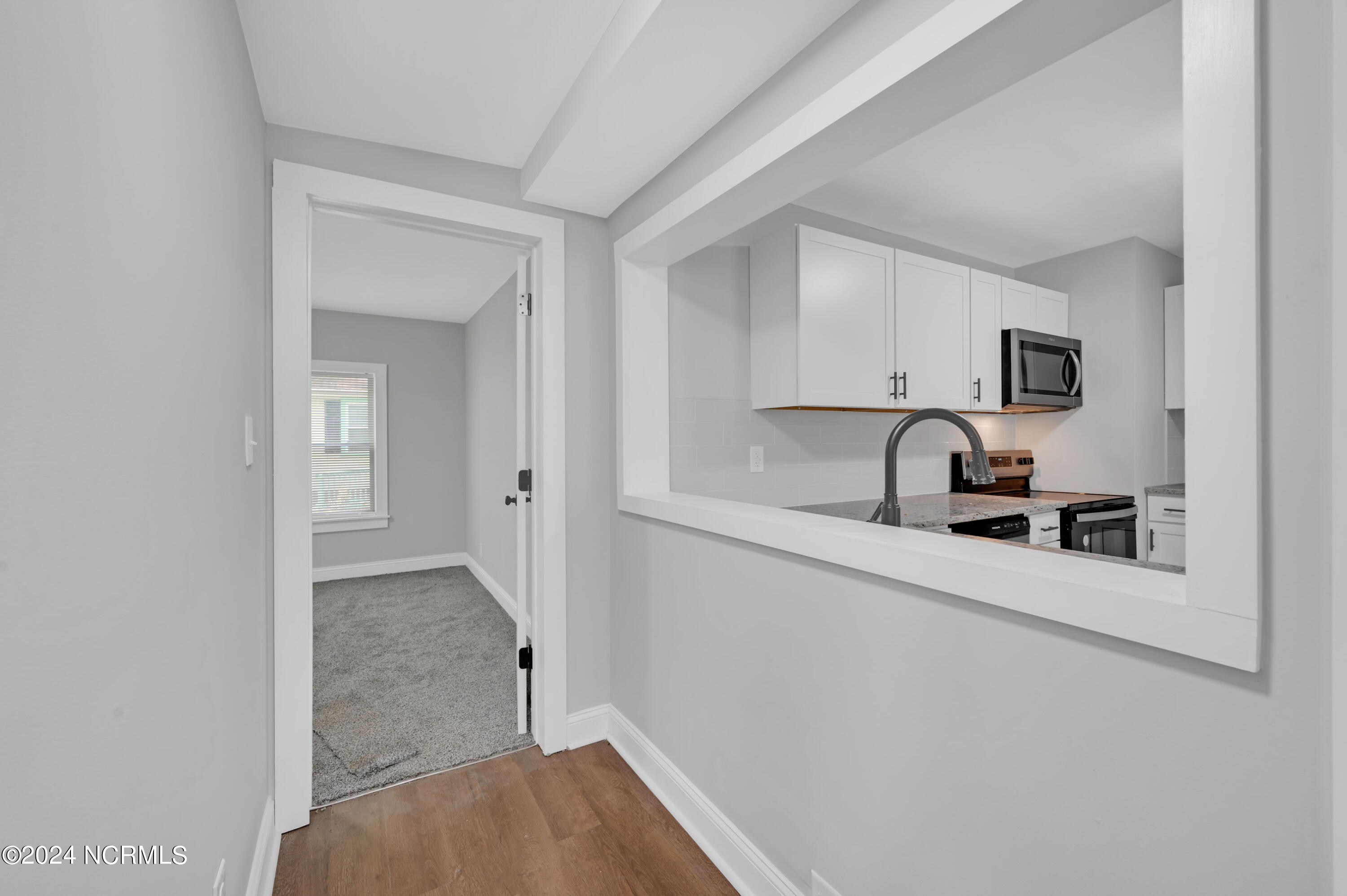309 E 12th Street Property Photo 14