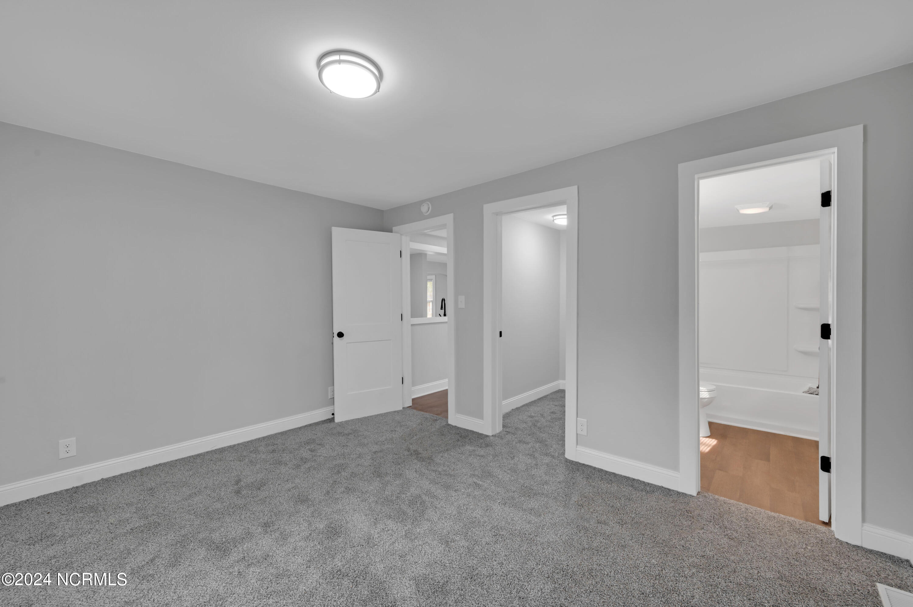 309 E 12th Street Property Photo 16