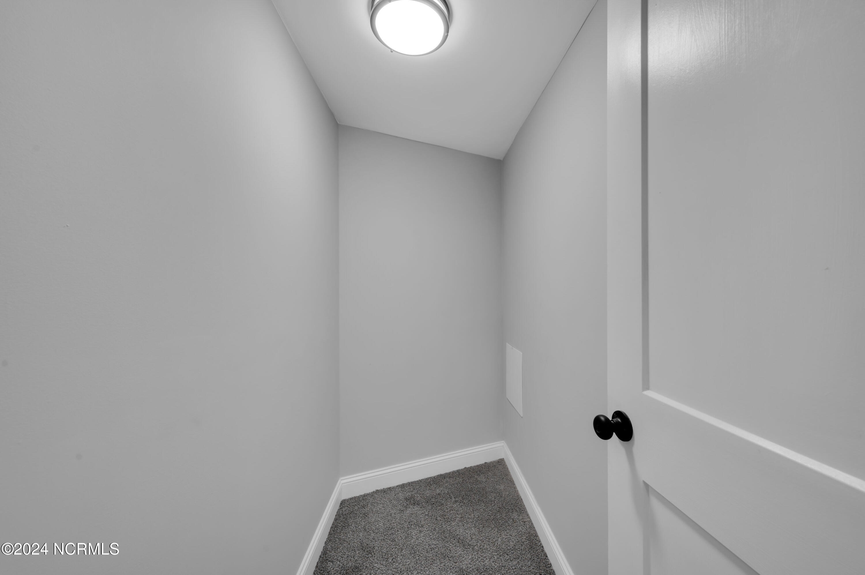 309 E 12th Street Property Photo 18