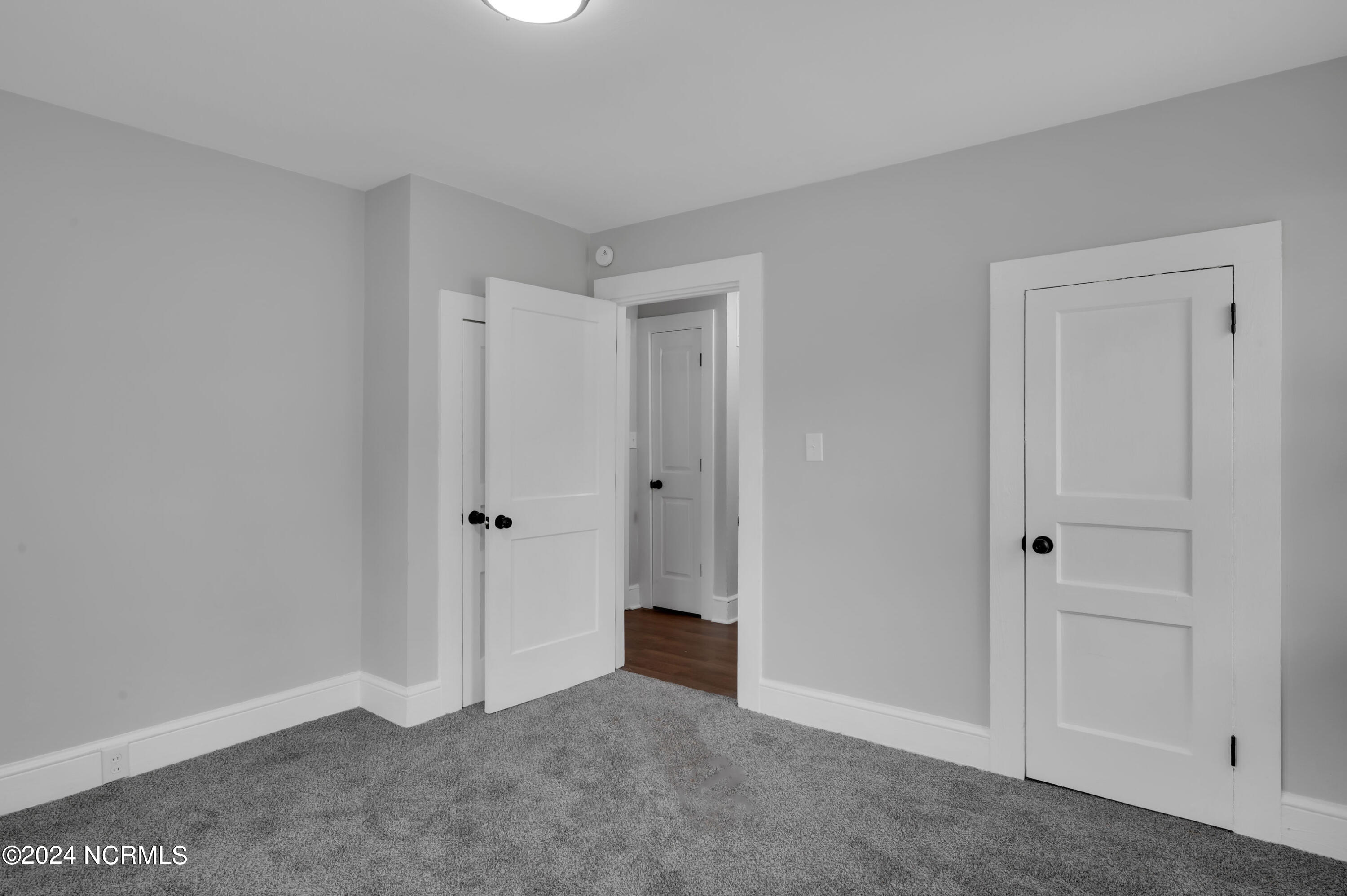 309 E 12th Street Property Photo 22