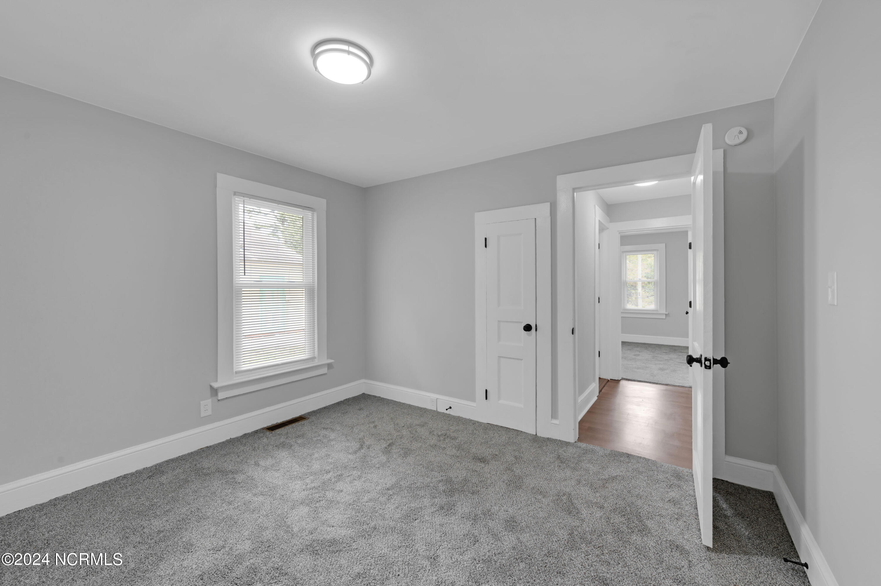 309 E 12th Street Property Photo 25