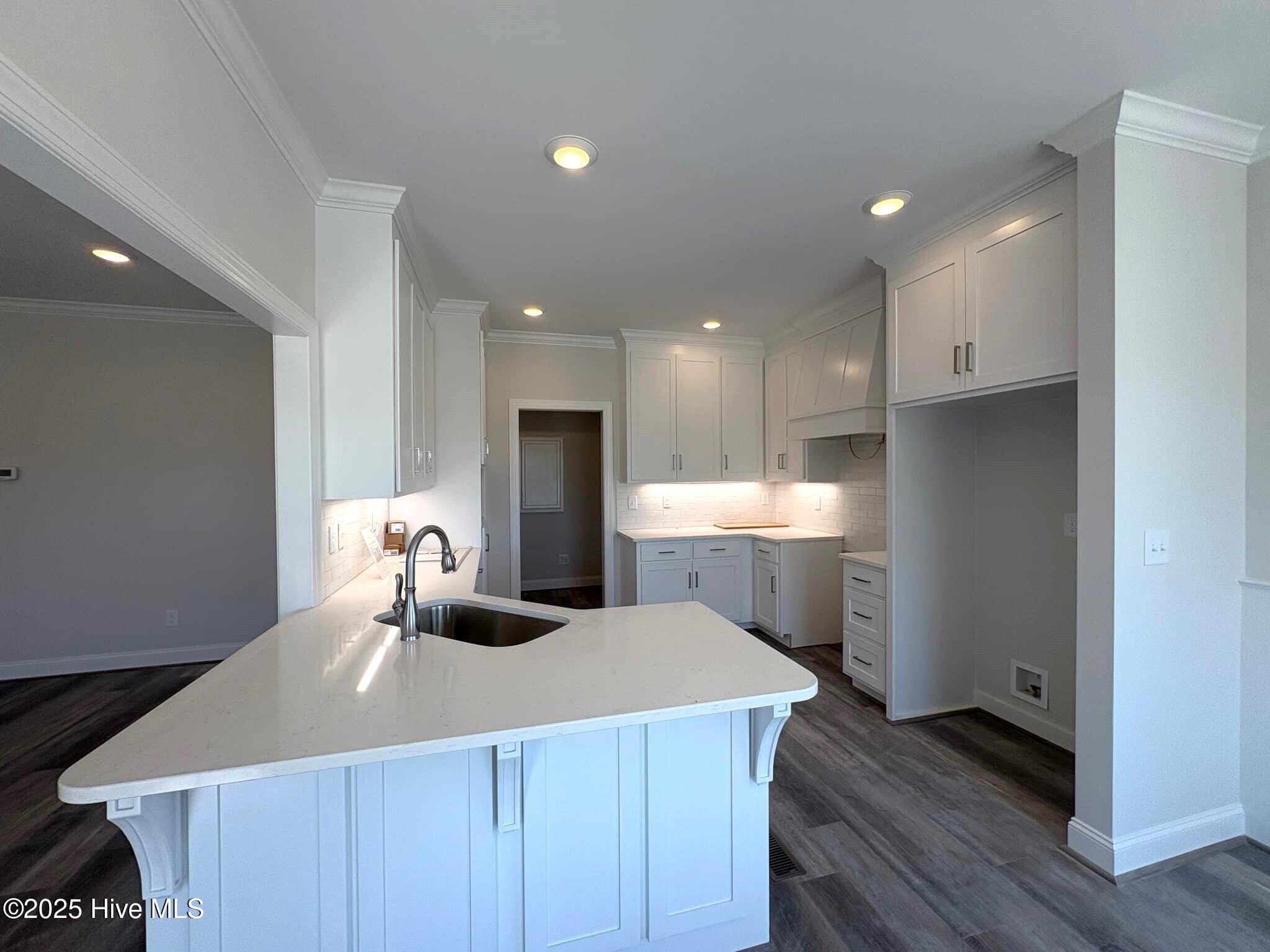 1681 S Old Carriage Road Property Photo 1