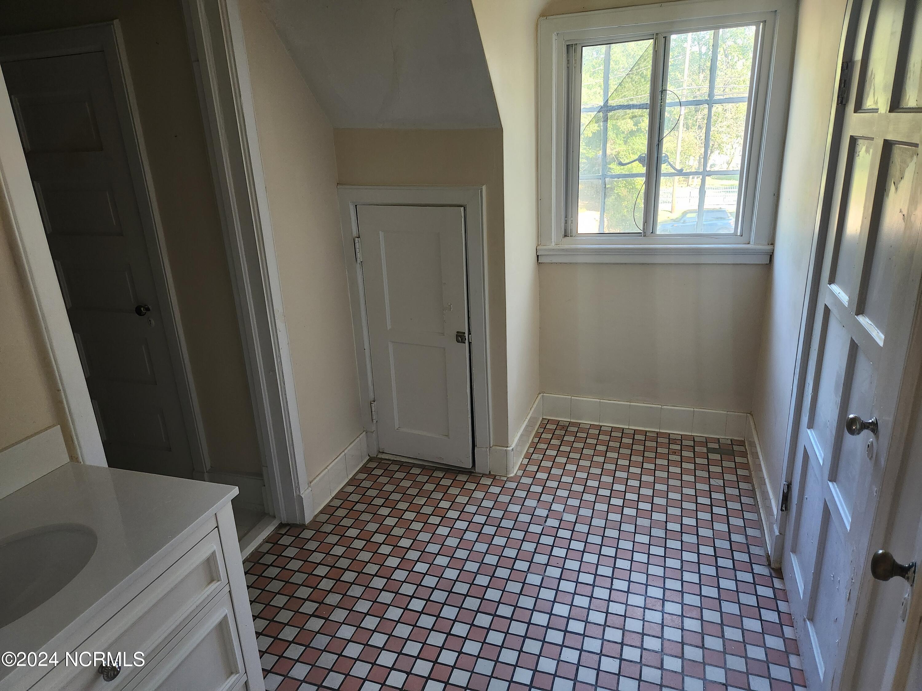 205 N Slocumb Street Property Photo 24