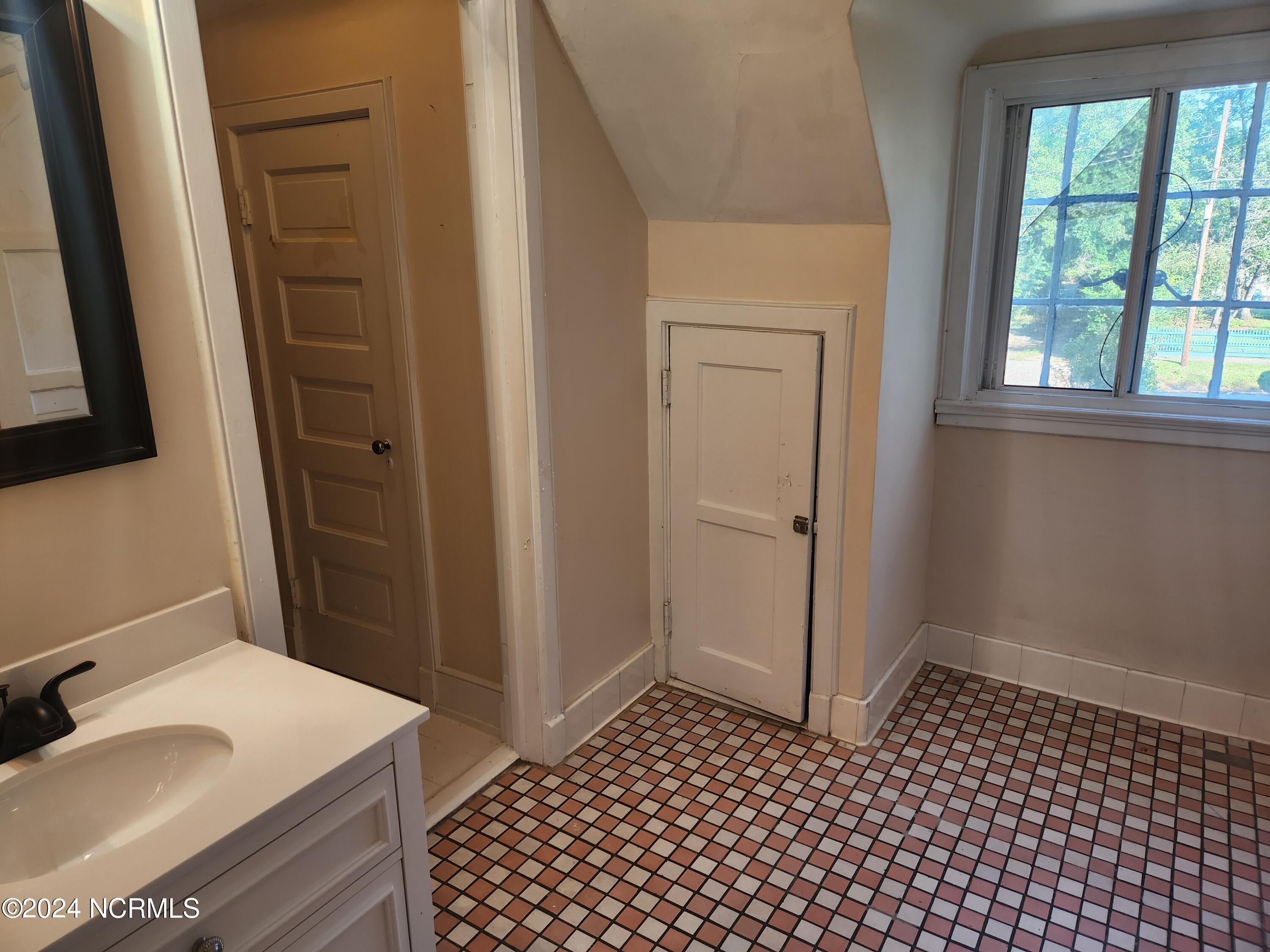 205 N Slocumb Street Property Photo 25